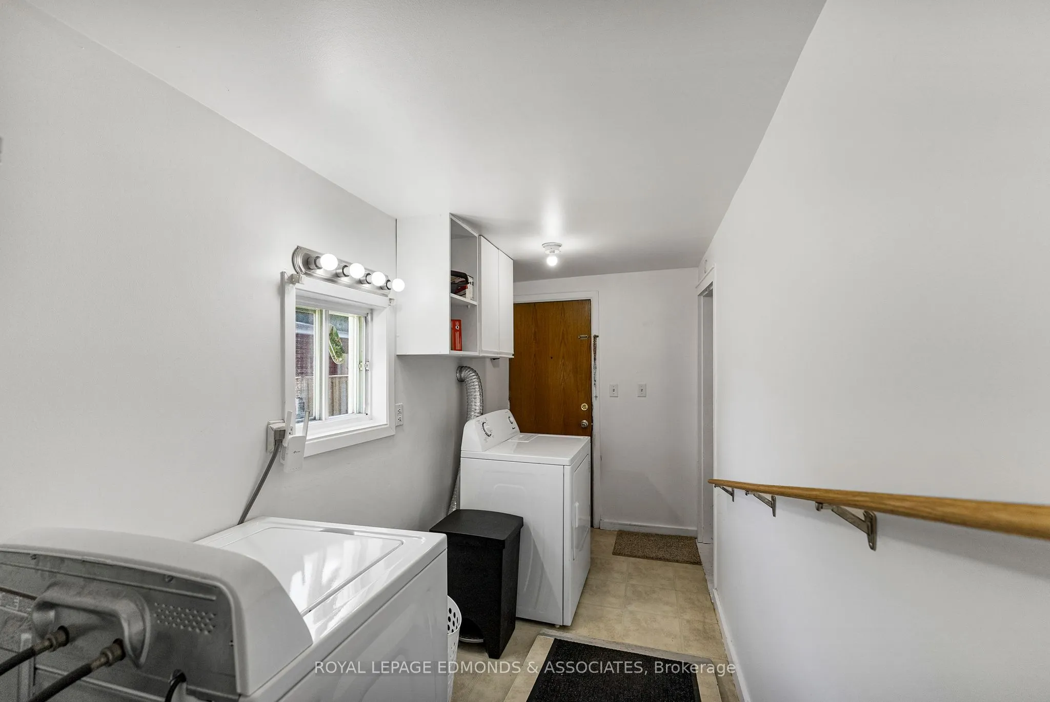 916 Pembroke Street W