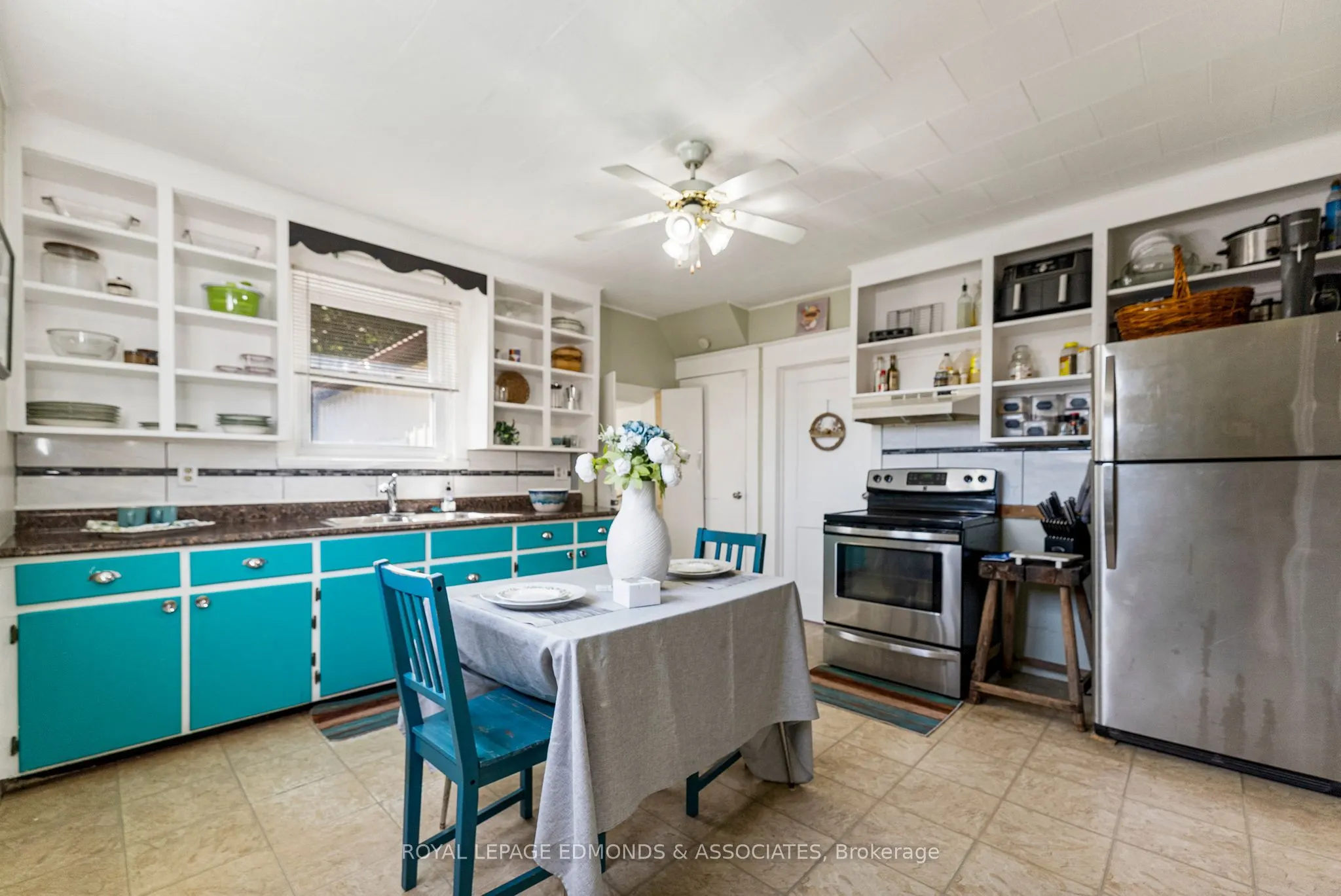 916 Pembroke Street W