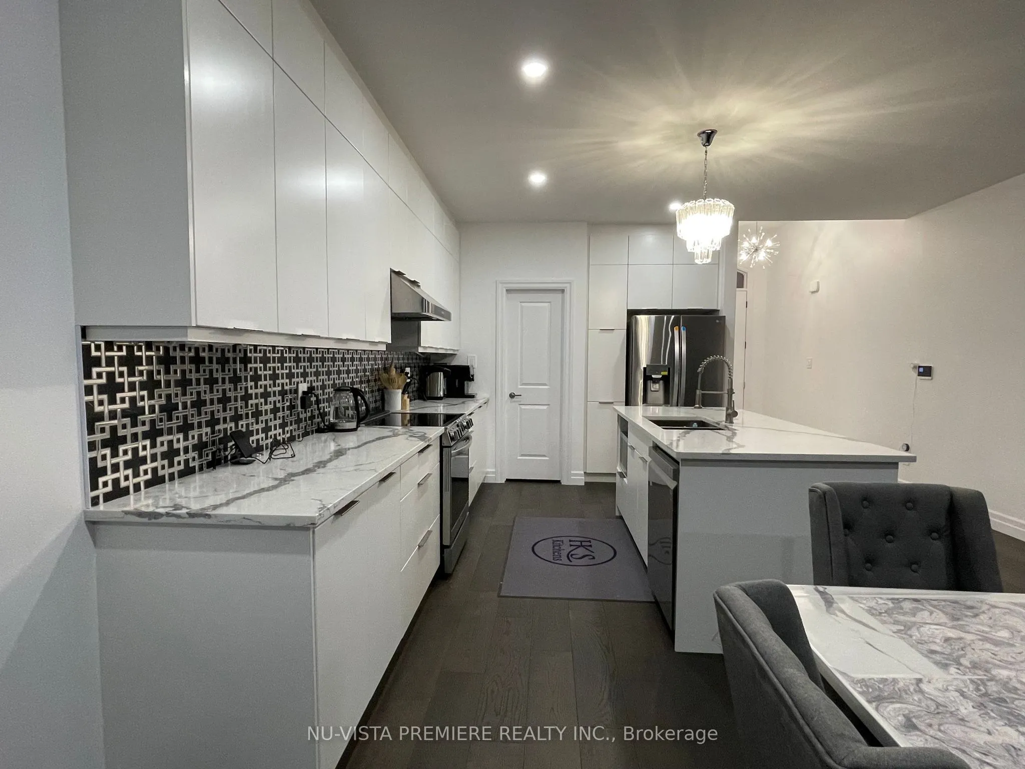 38 BROOKLAWN Drive