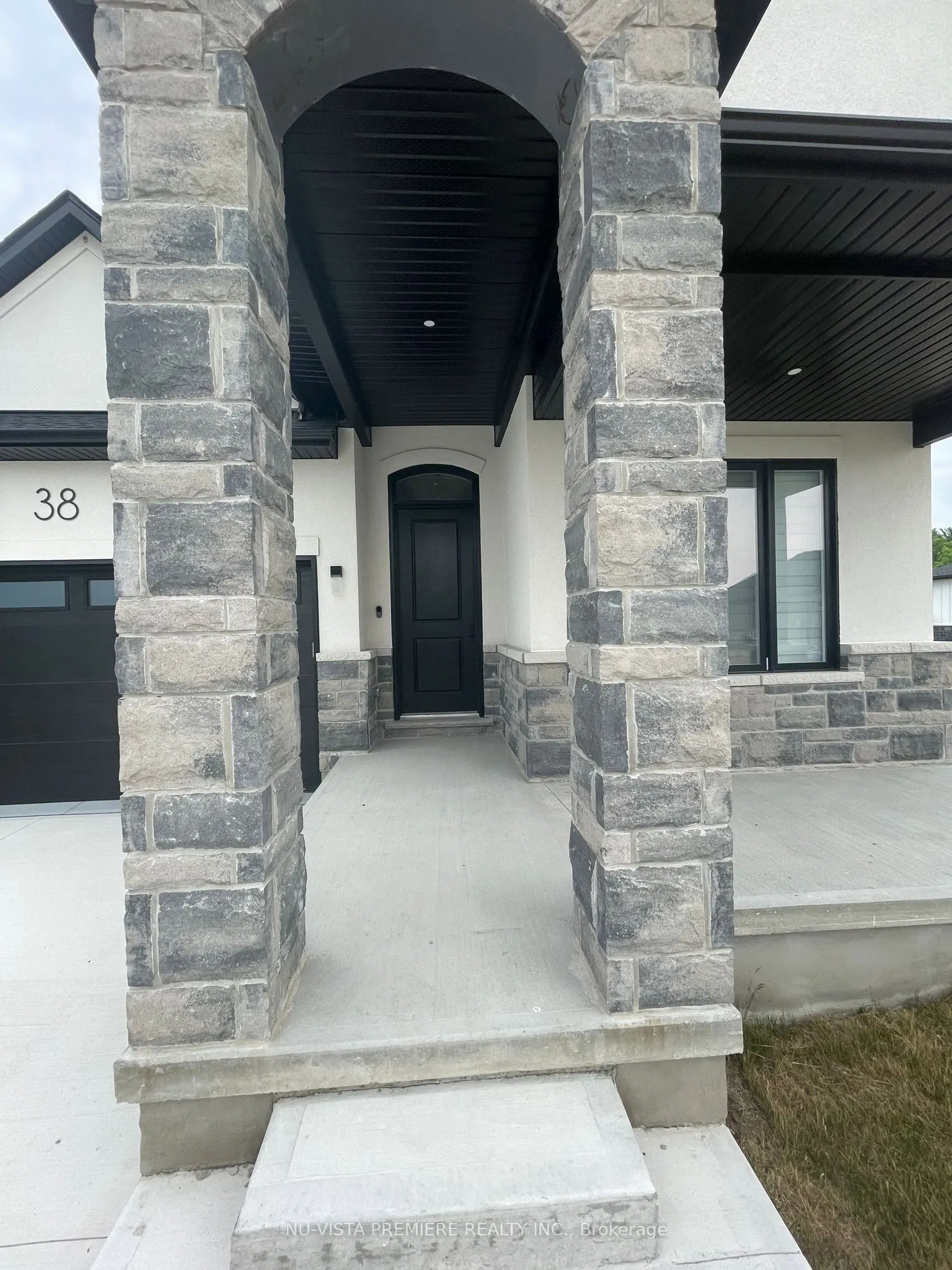 38 BROOKLAWN Drive
