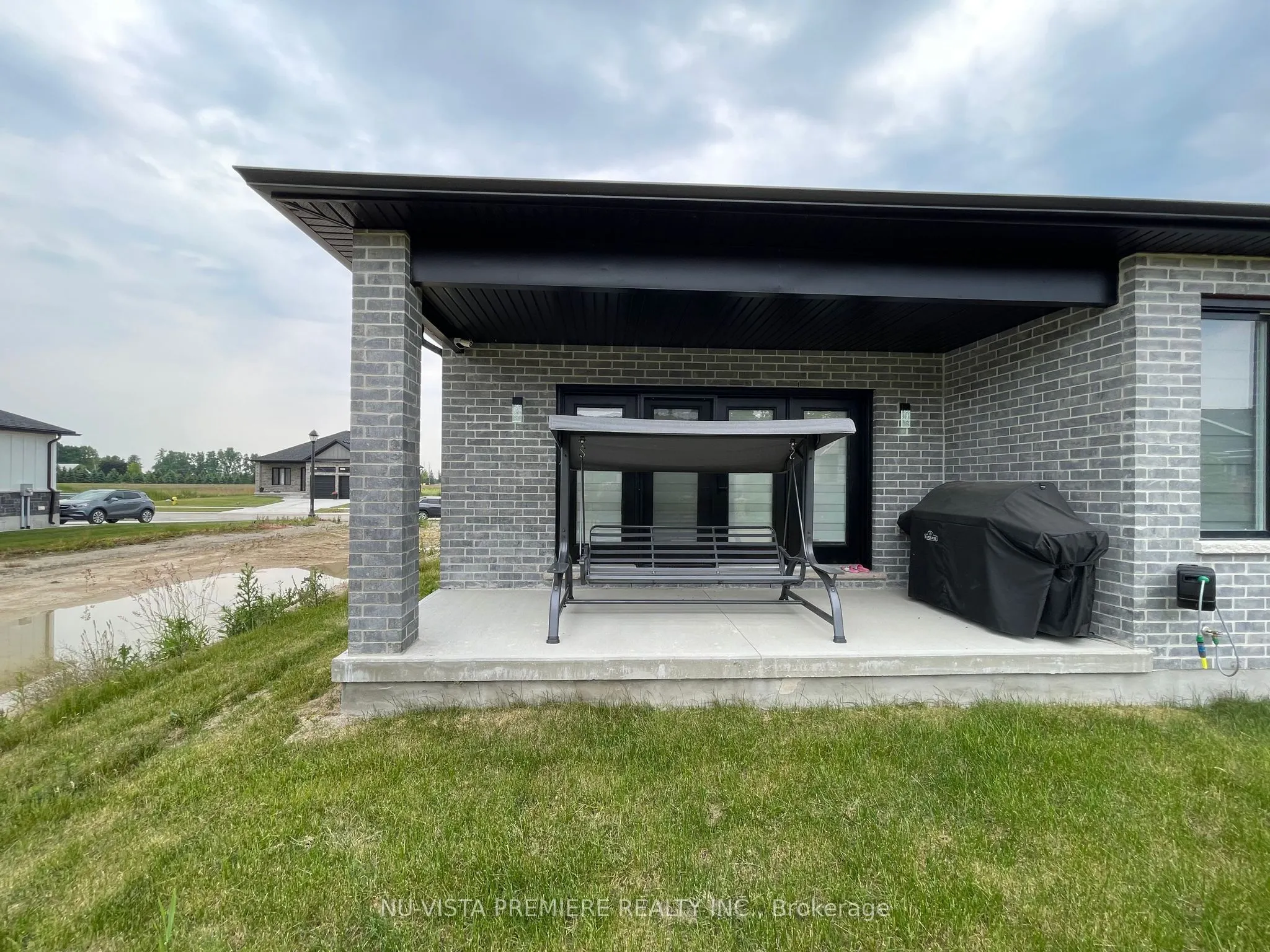 38 BROOKLAWN Drive