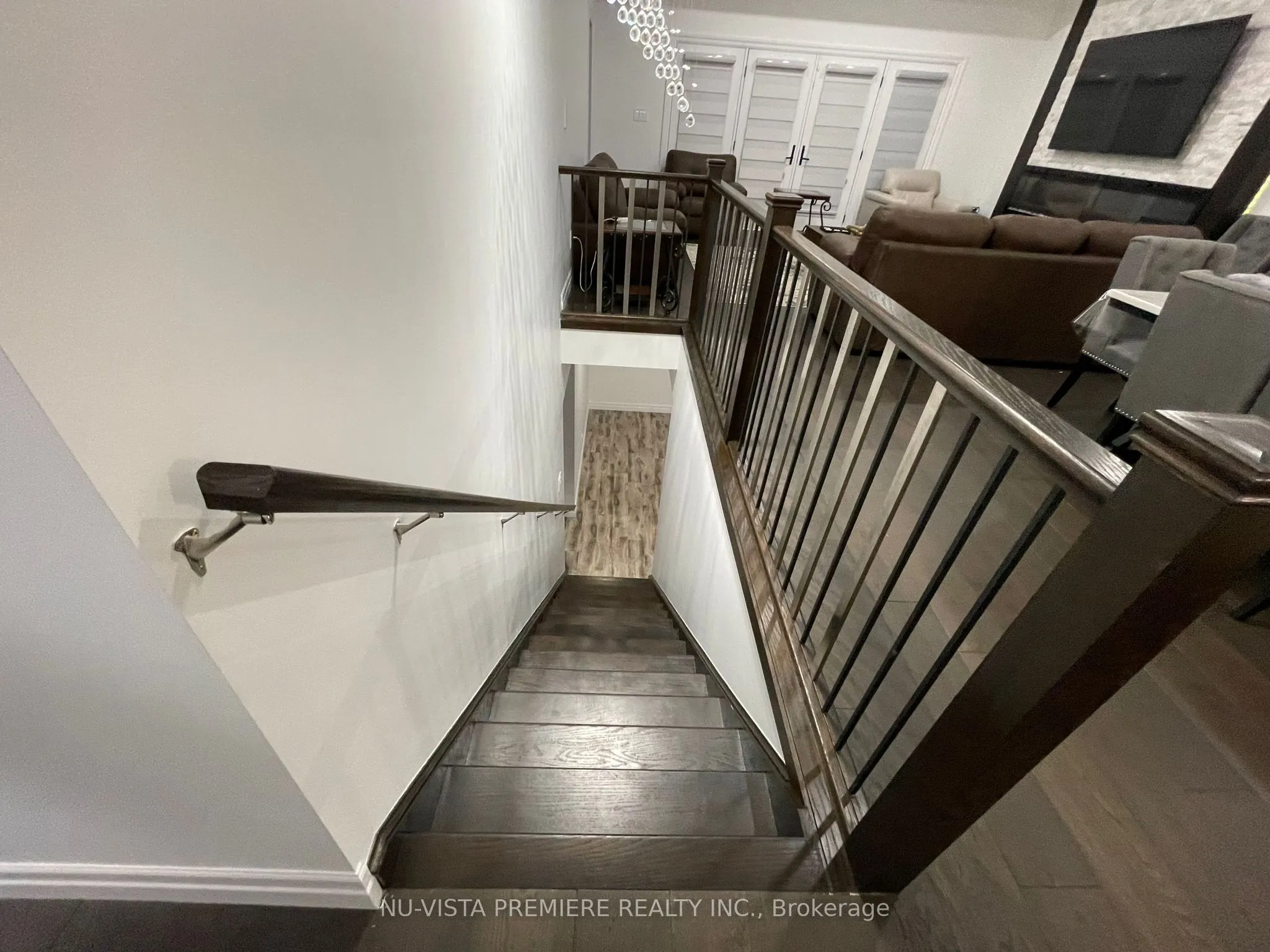 38 BROOKLAWN Drive