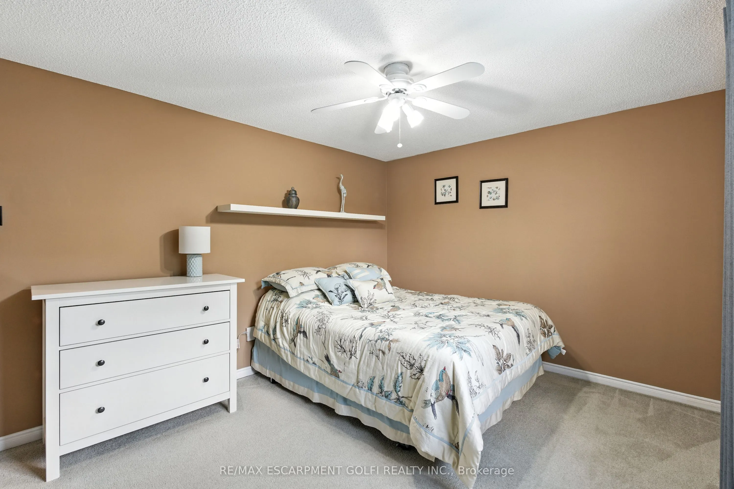 6 Lilac Court