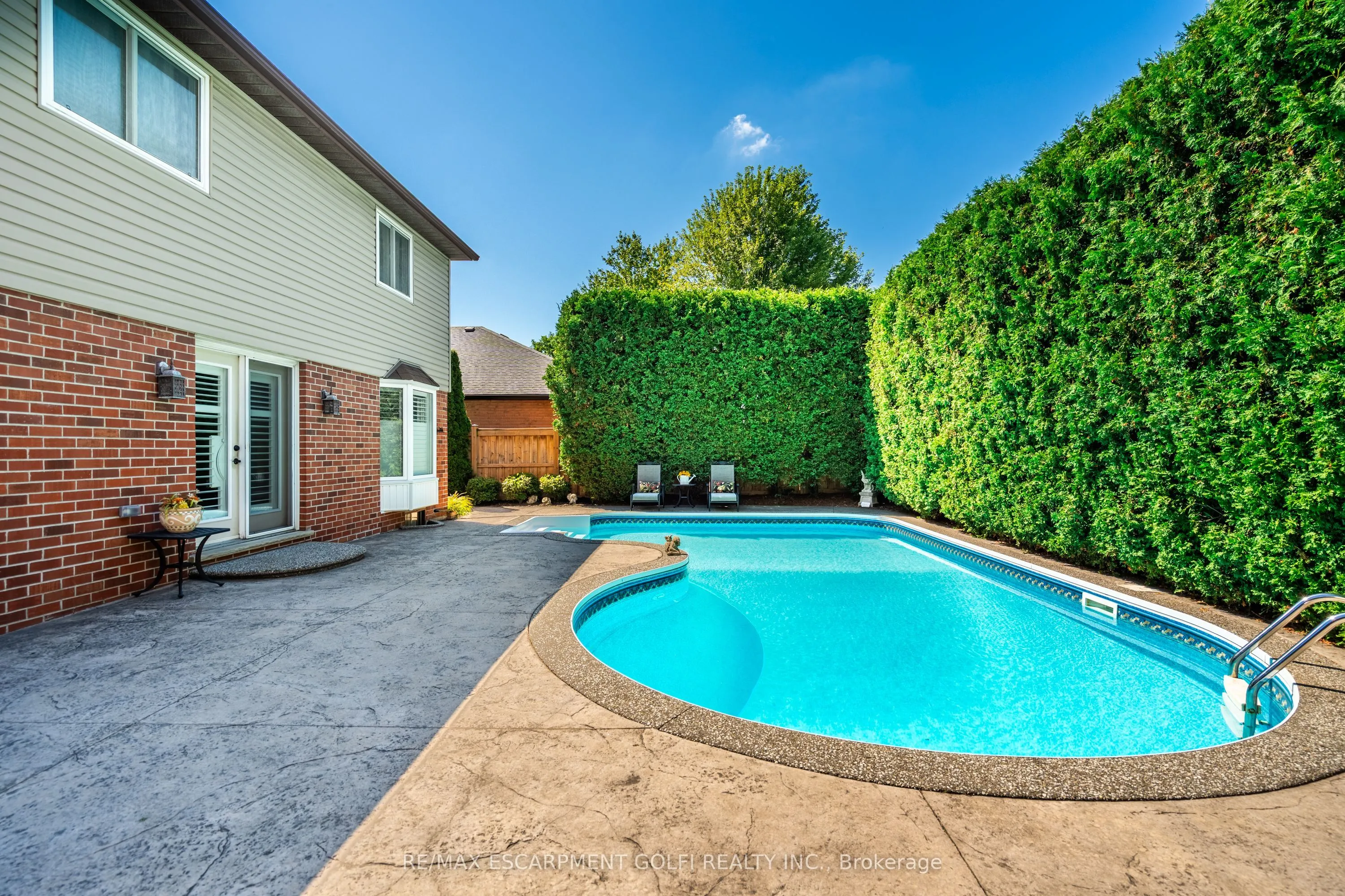 6 Lilac Court