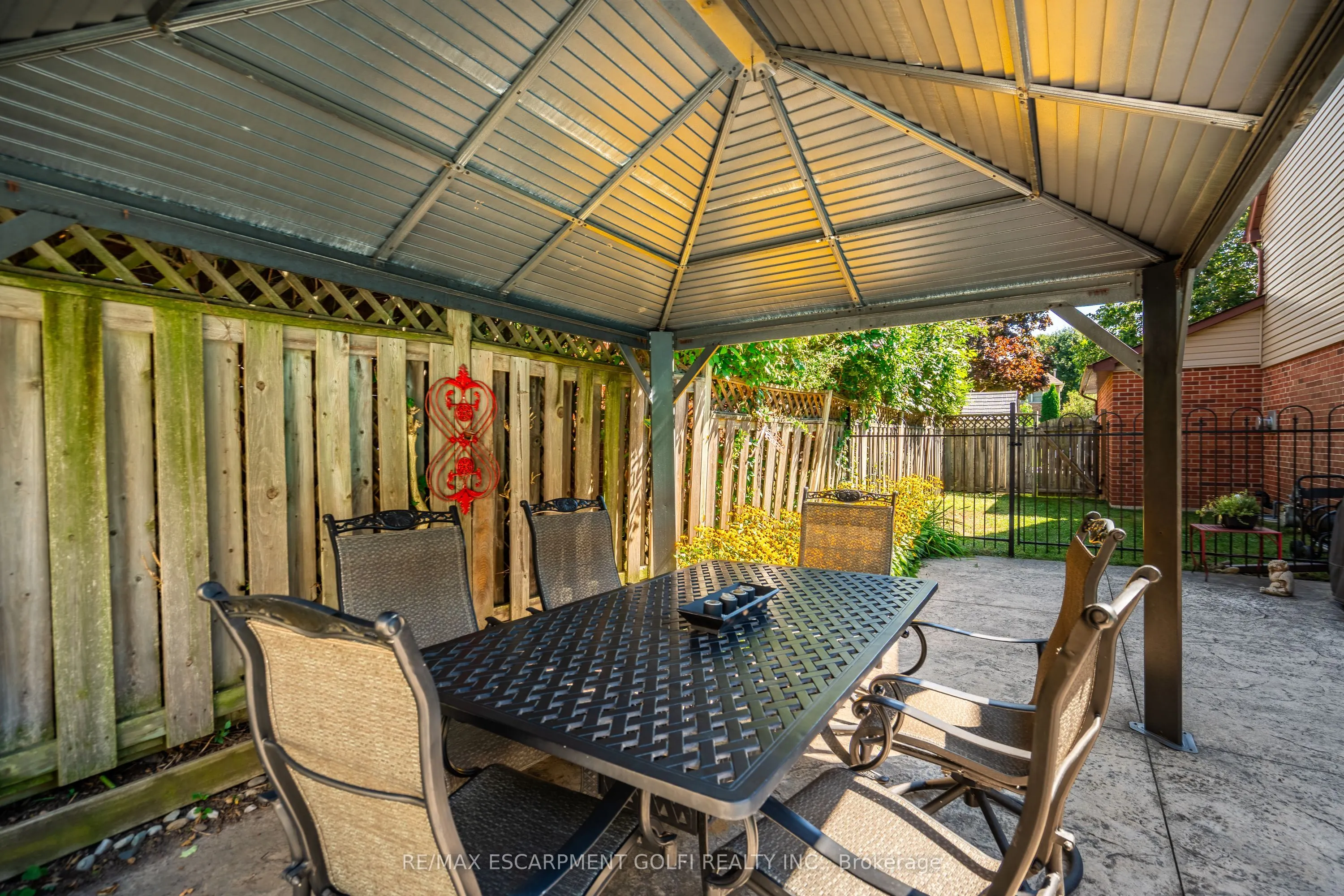 6 Lilac Court