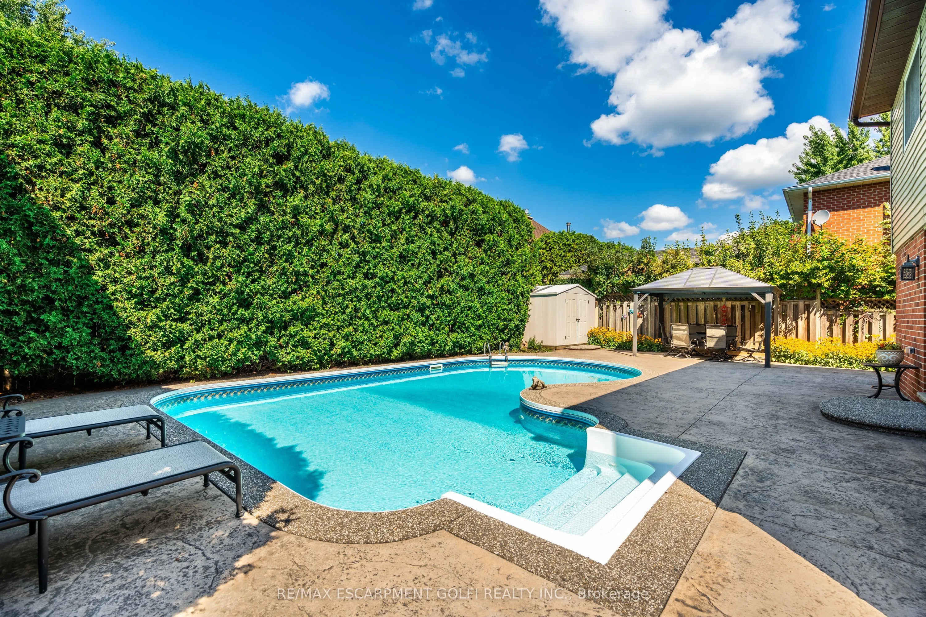 6 Lilac Court