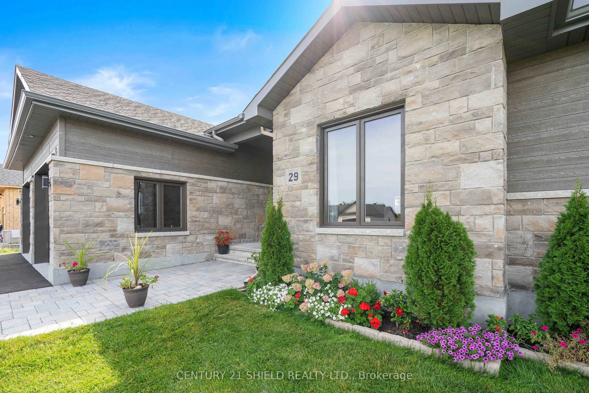 29 Whitetail Avenue