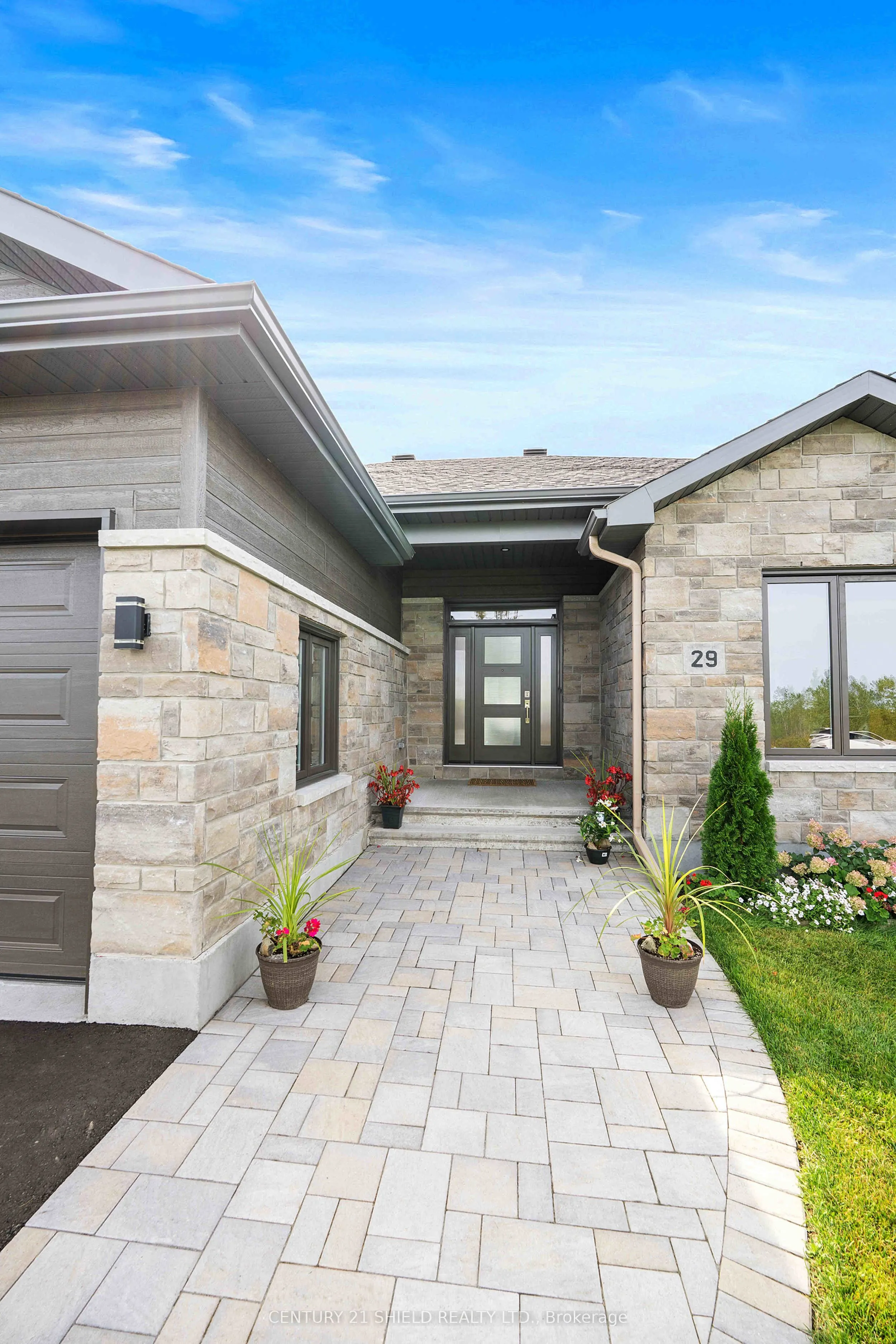 29 Whitetail Avenue