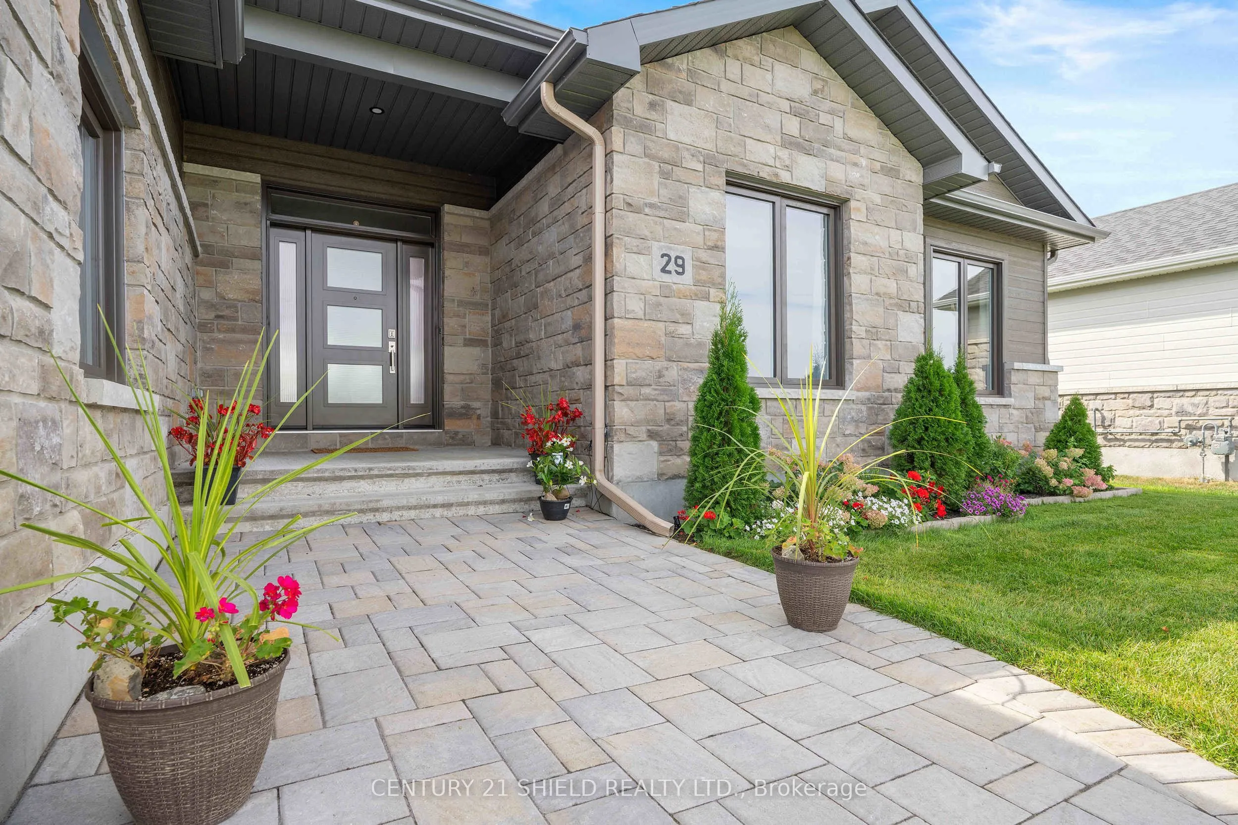 29 Whitetail Avenue