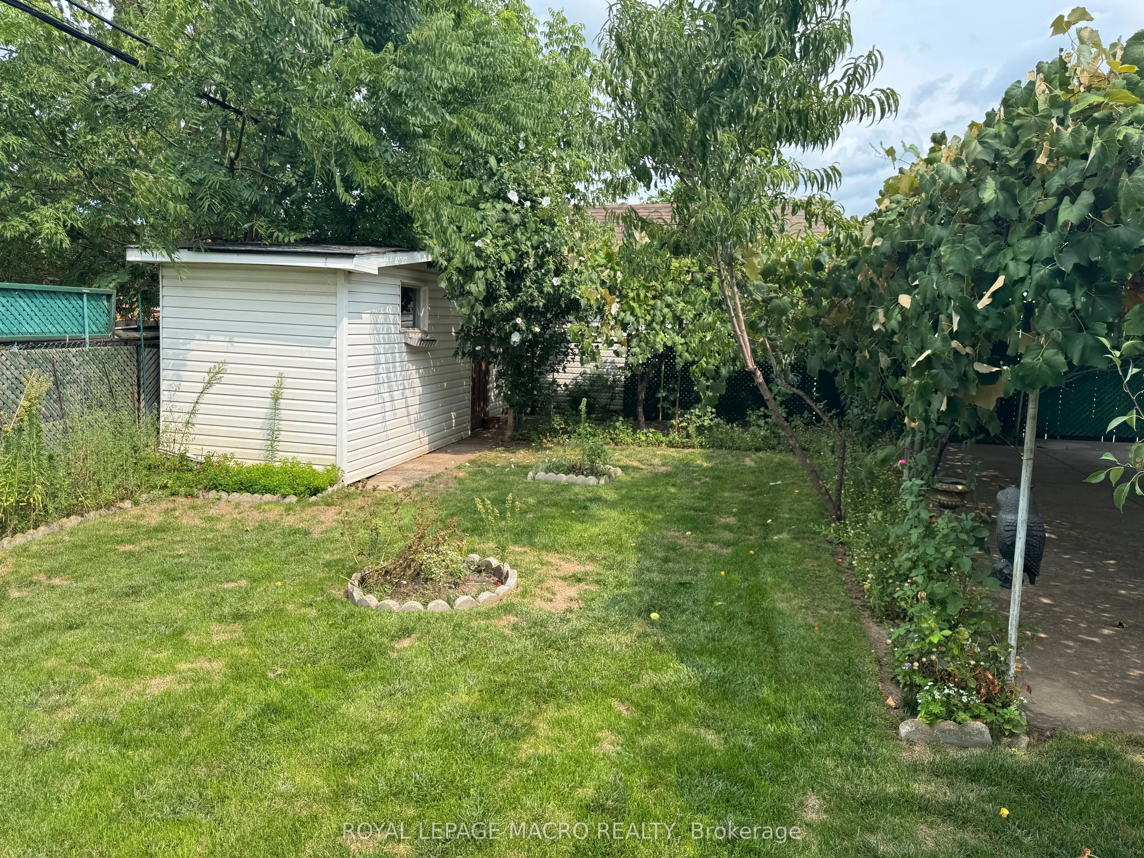 31 Adair Avenue N