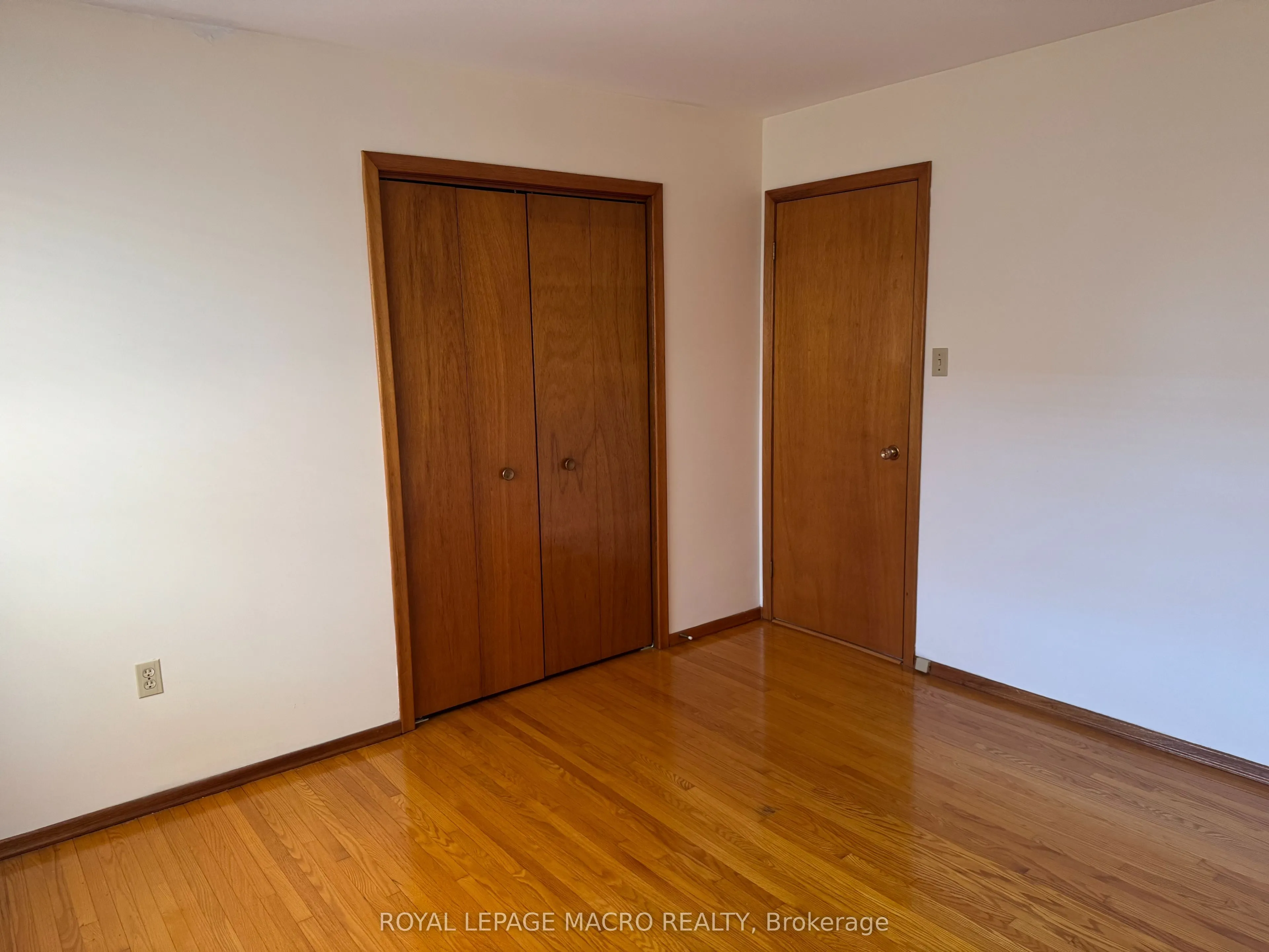 31 Adair Avenue N