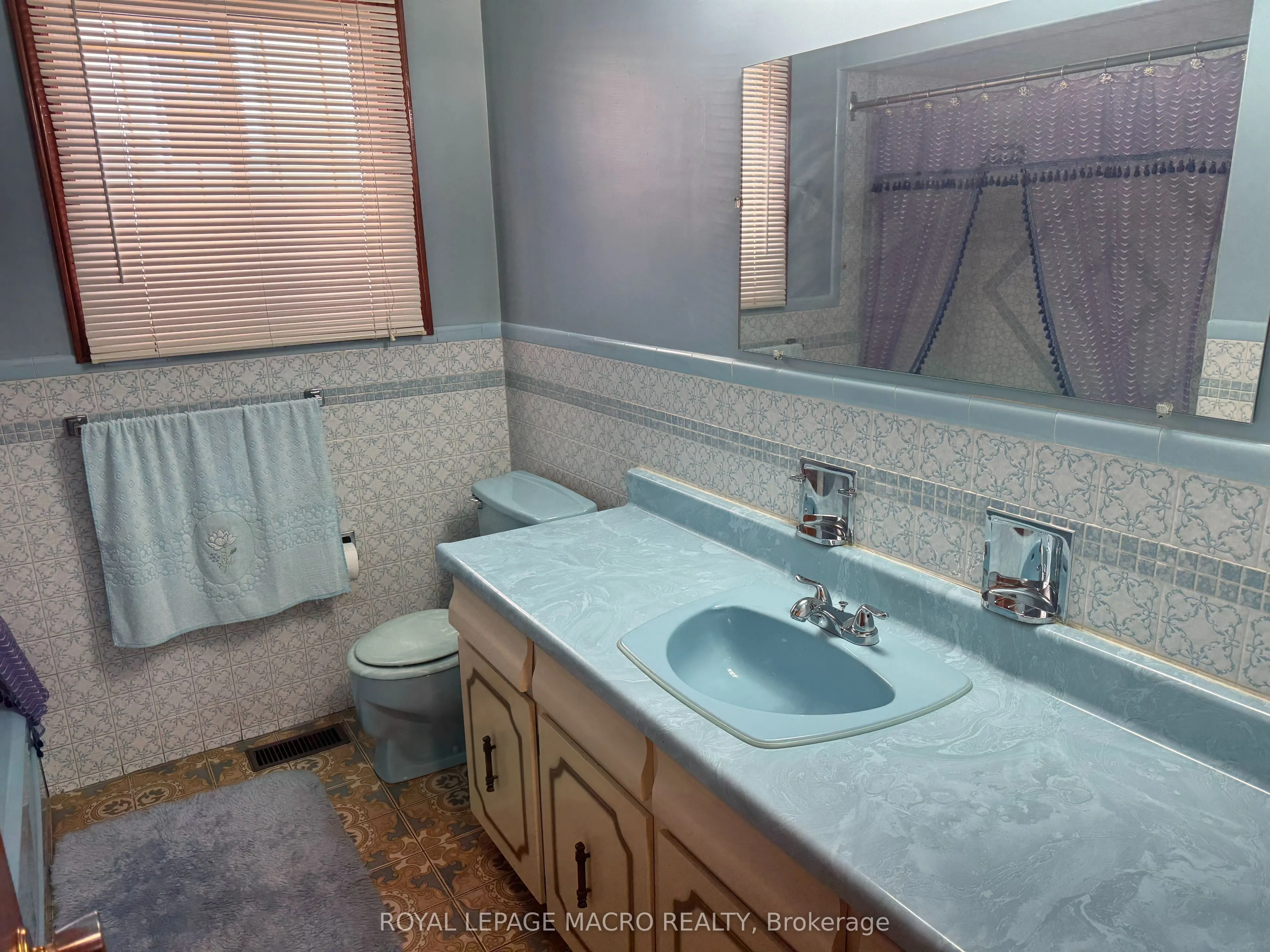 31 Adair Avenue N