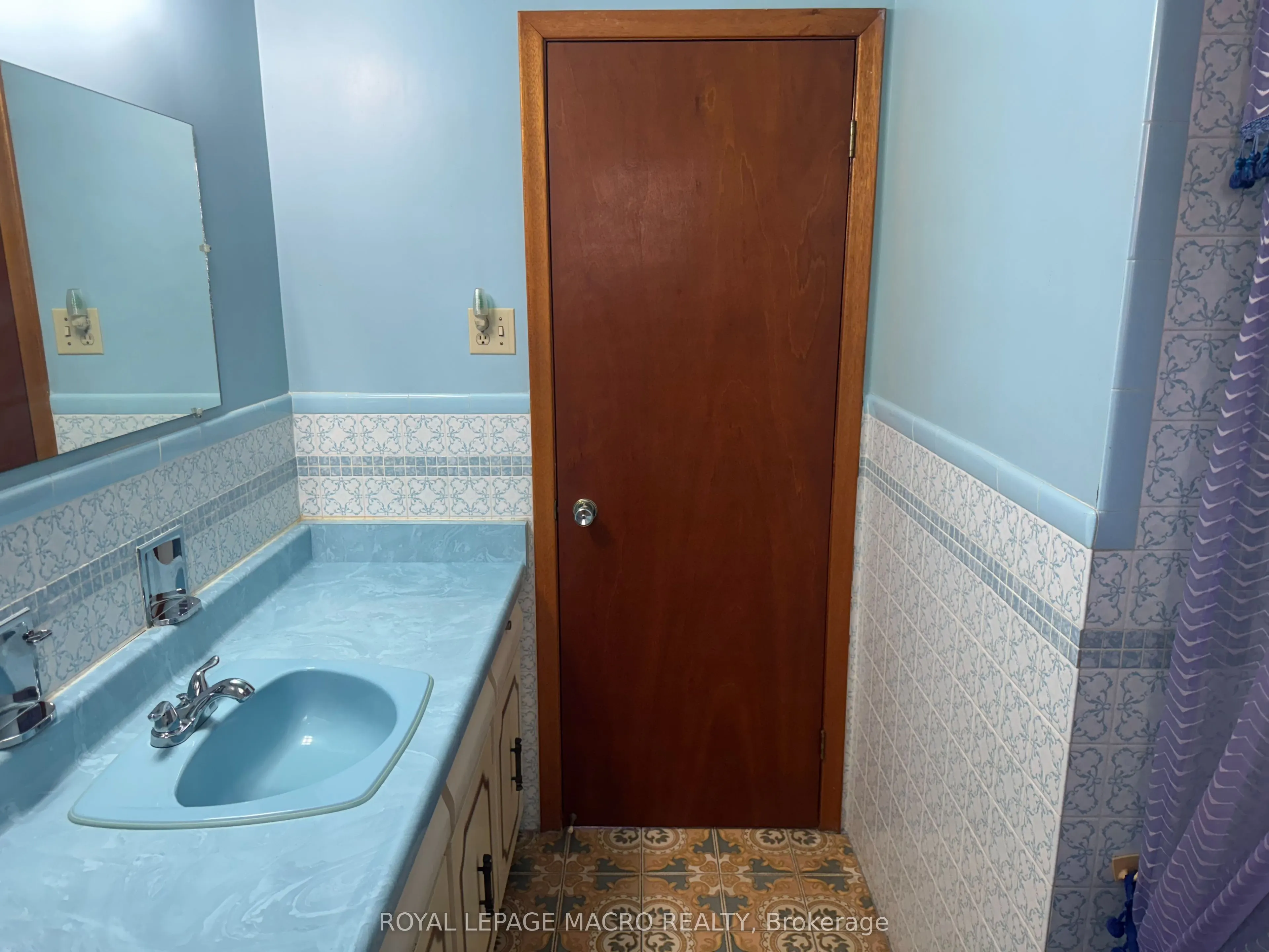 31 Adair Avenue N