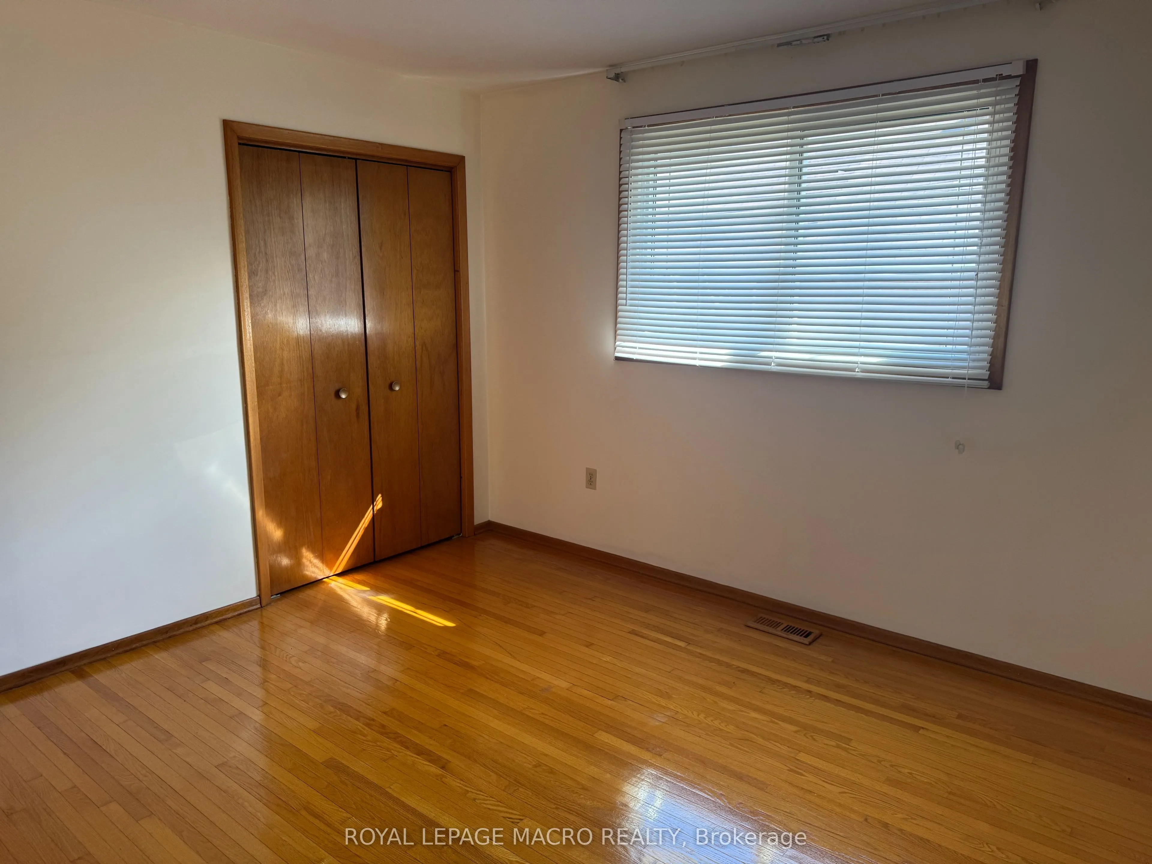 31 Adair Avenue N