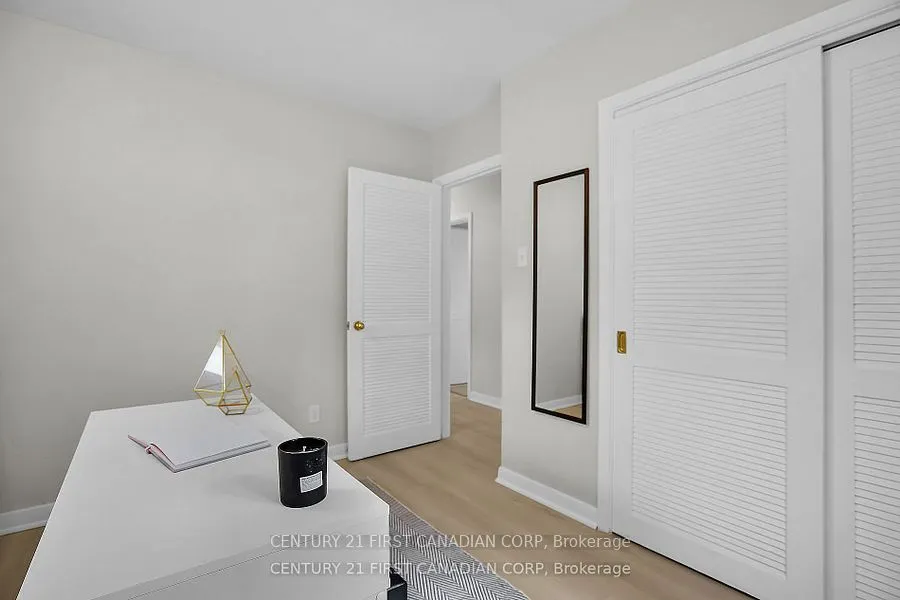 10 Frontenac Road