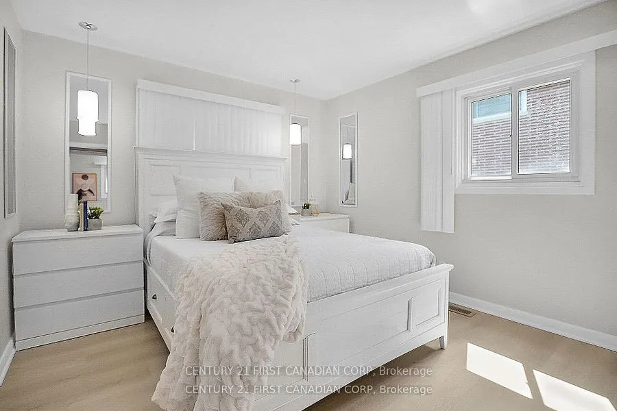10 Frontenac Road