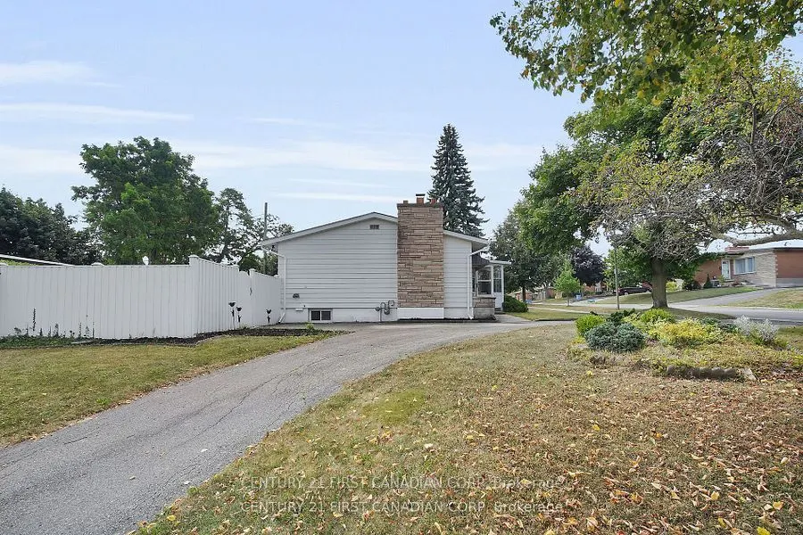 10 Frontenac Road