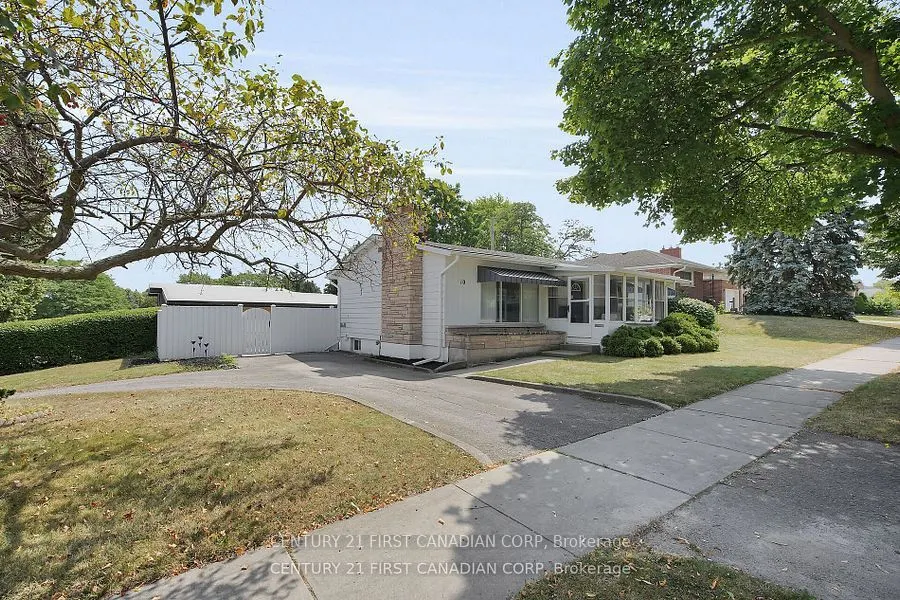 10 Frontenac Road