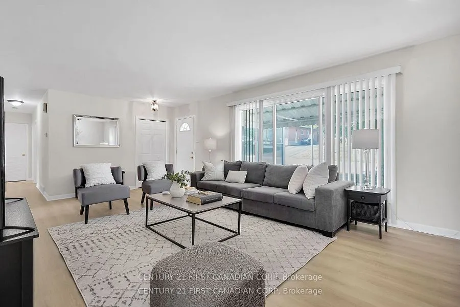 10 Frontenac Road