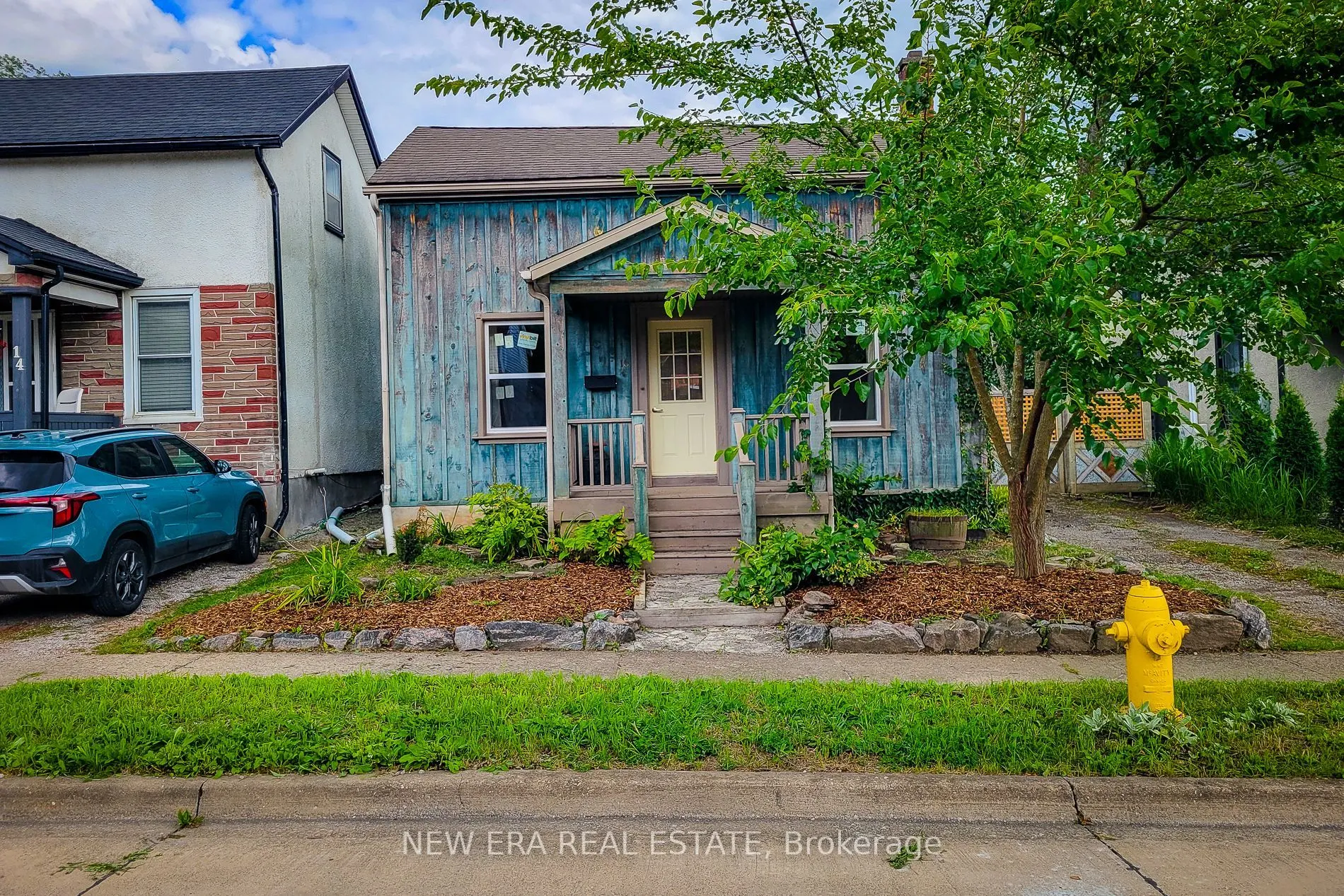 16 Welland Street S
