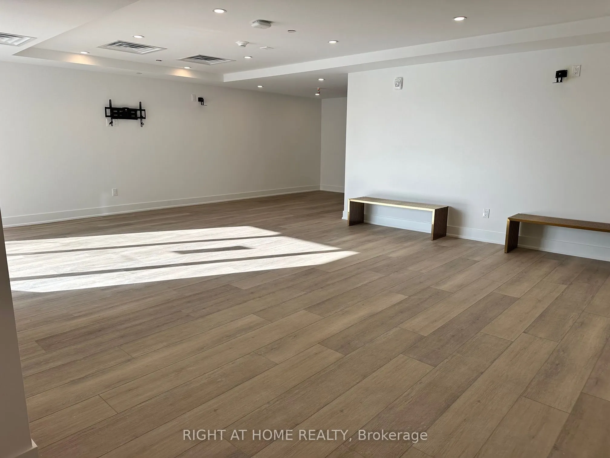 575 Conklin Road, #1027