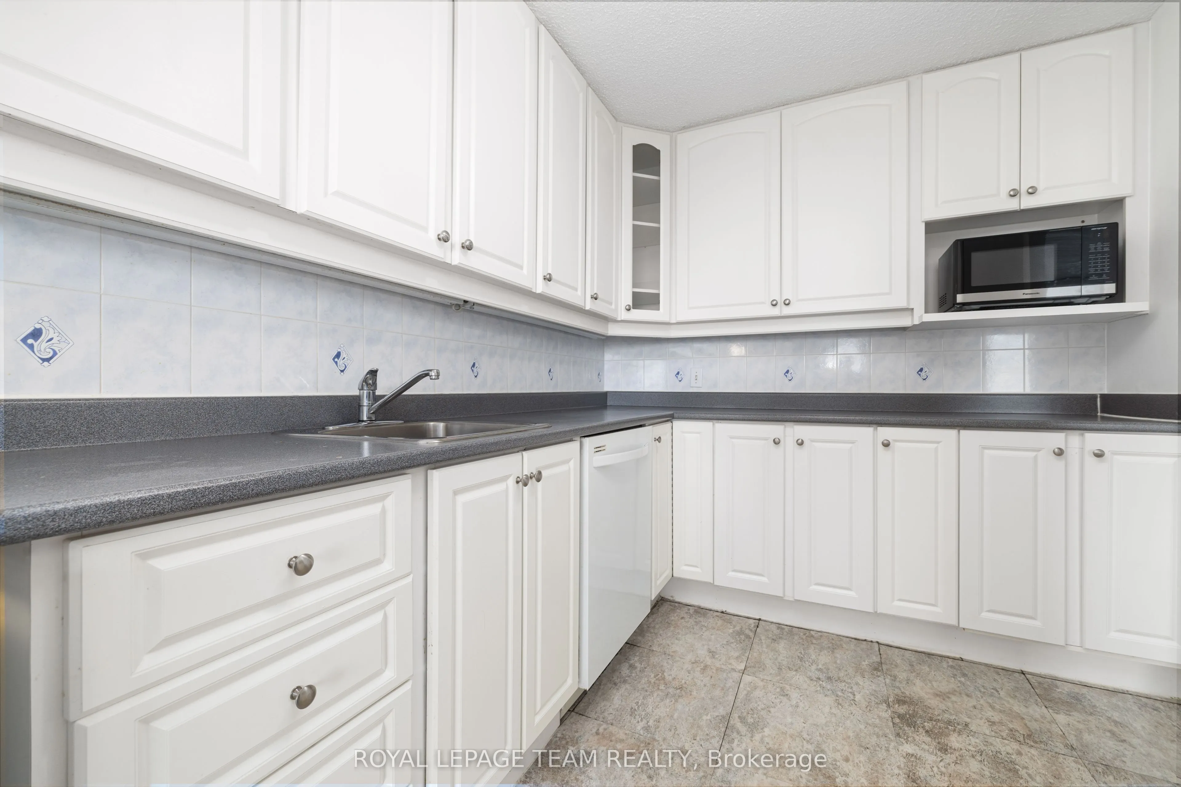 665 Bathgate Drive, #603