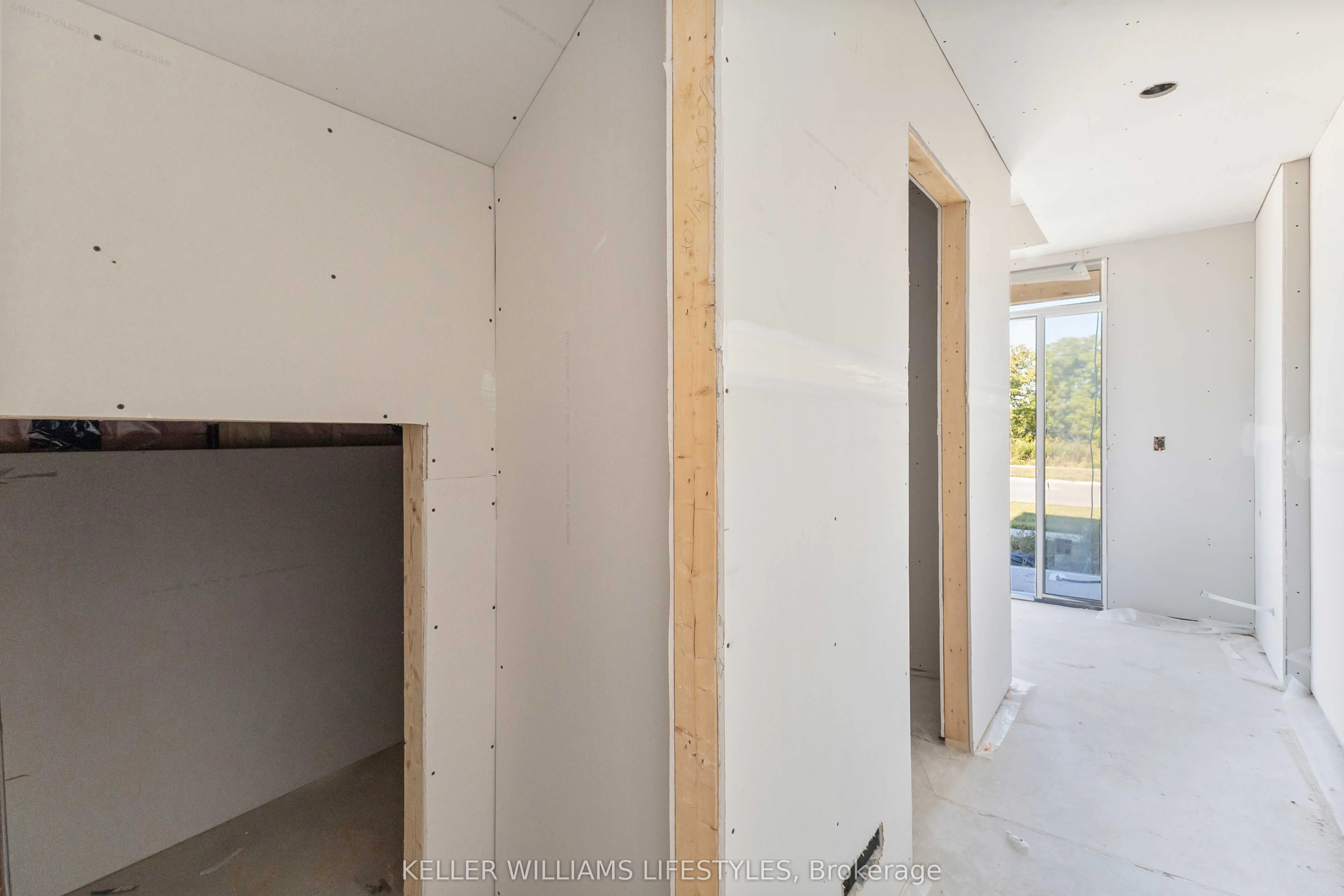 2578 Sheffield Boulevard, #3