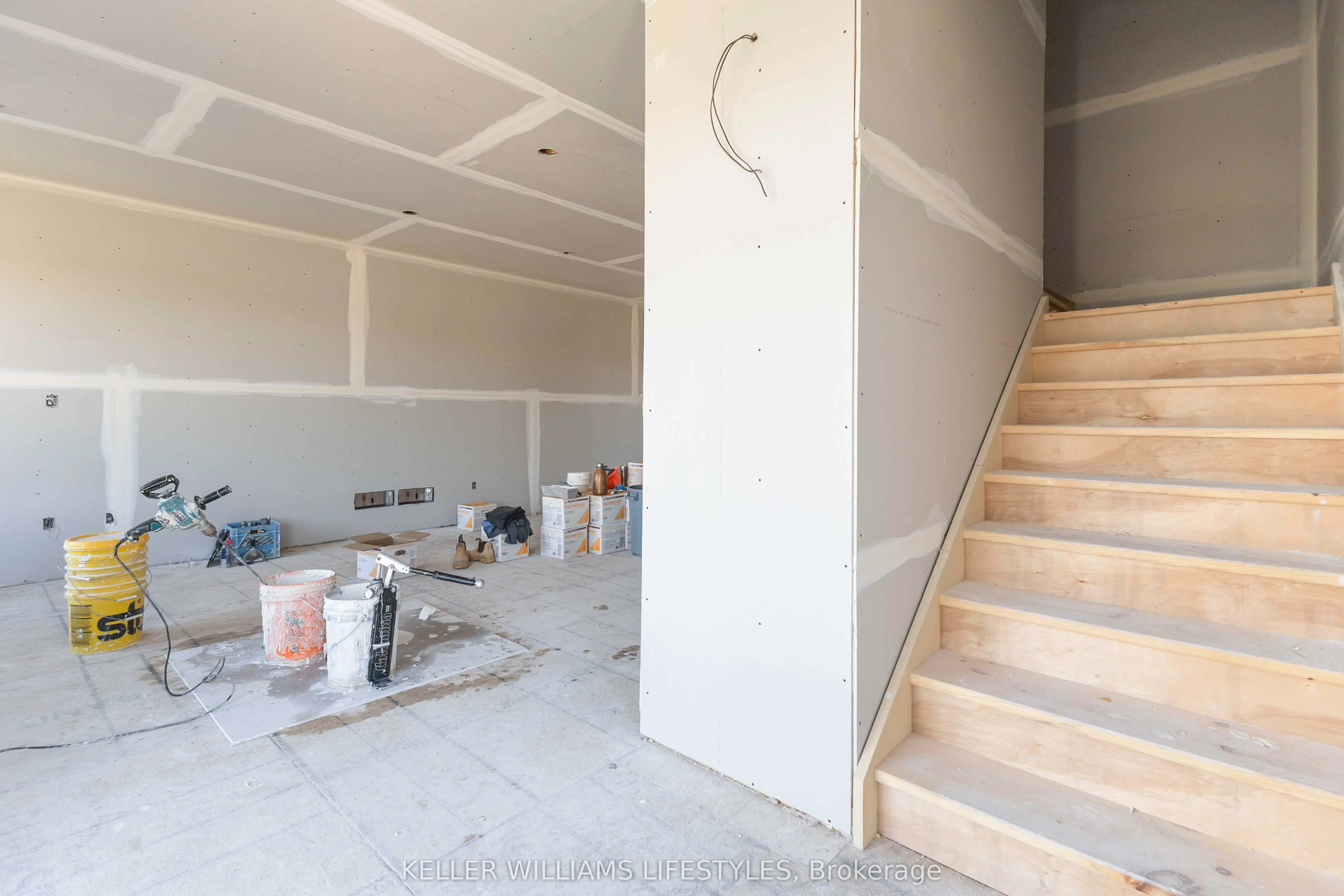 2578 Sheffield Boulevard, #3