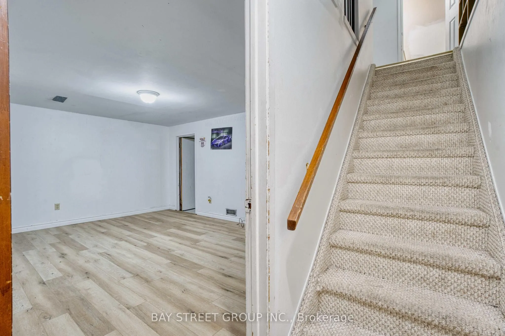 1 RANCHWOOD Crescent