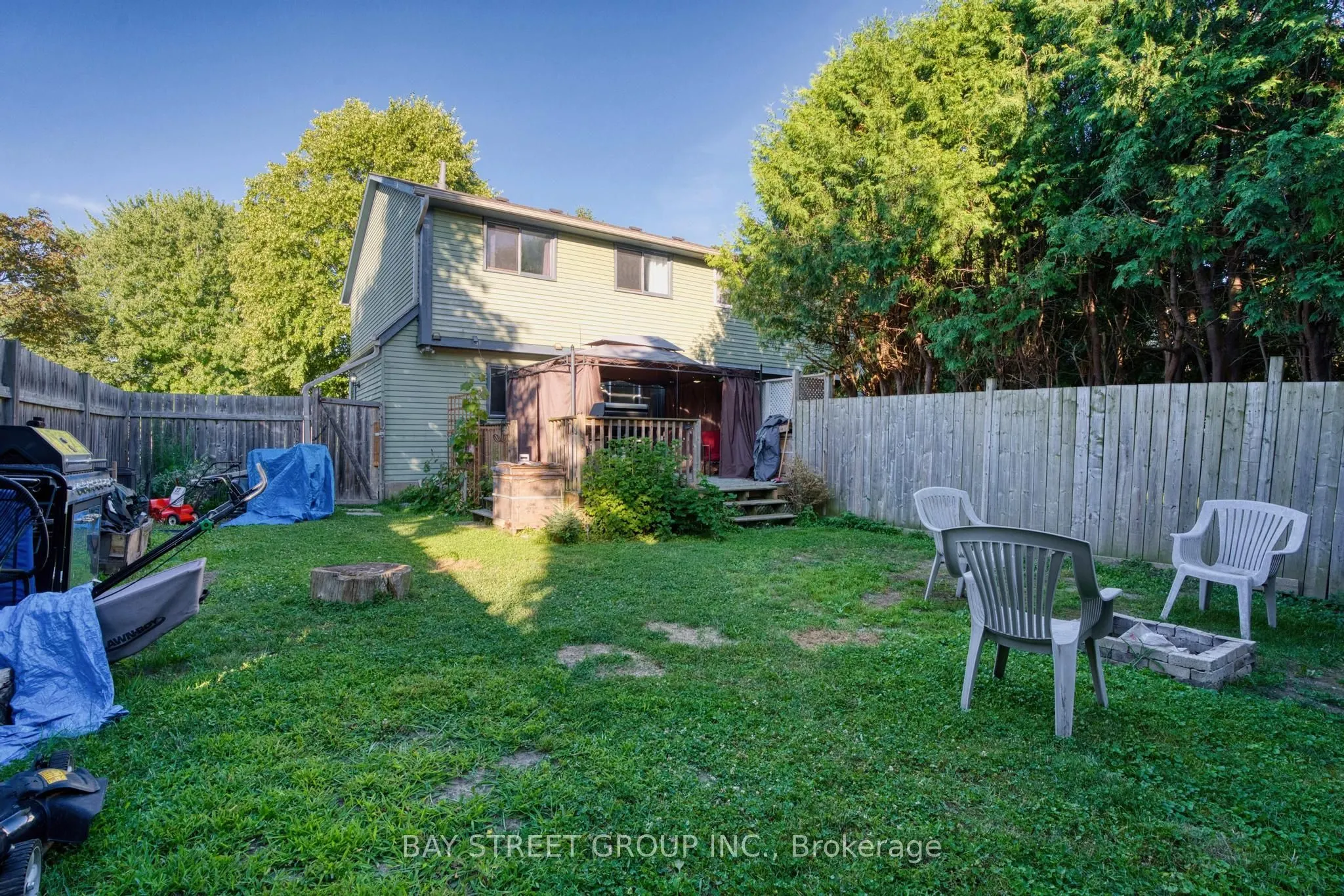 1 RANCHWOOD Crescent