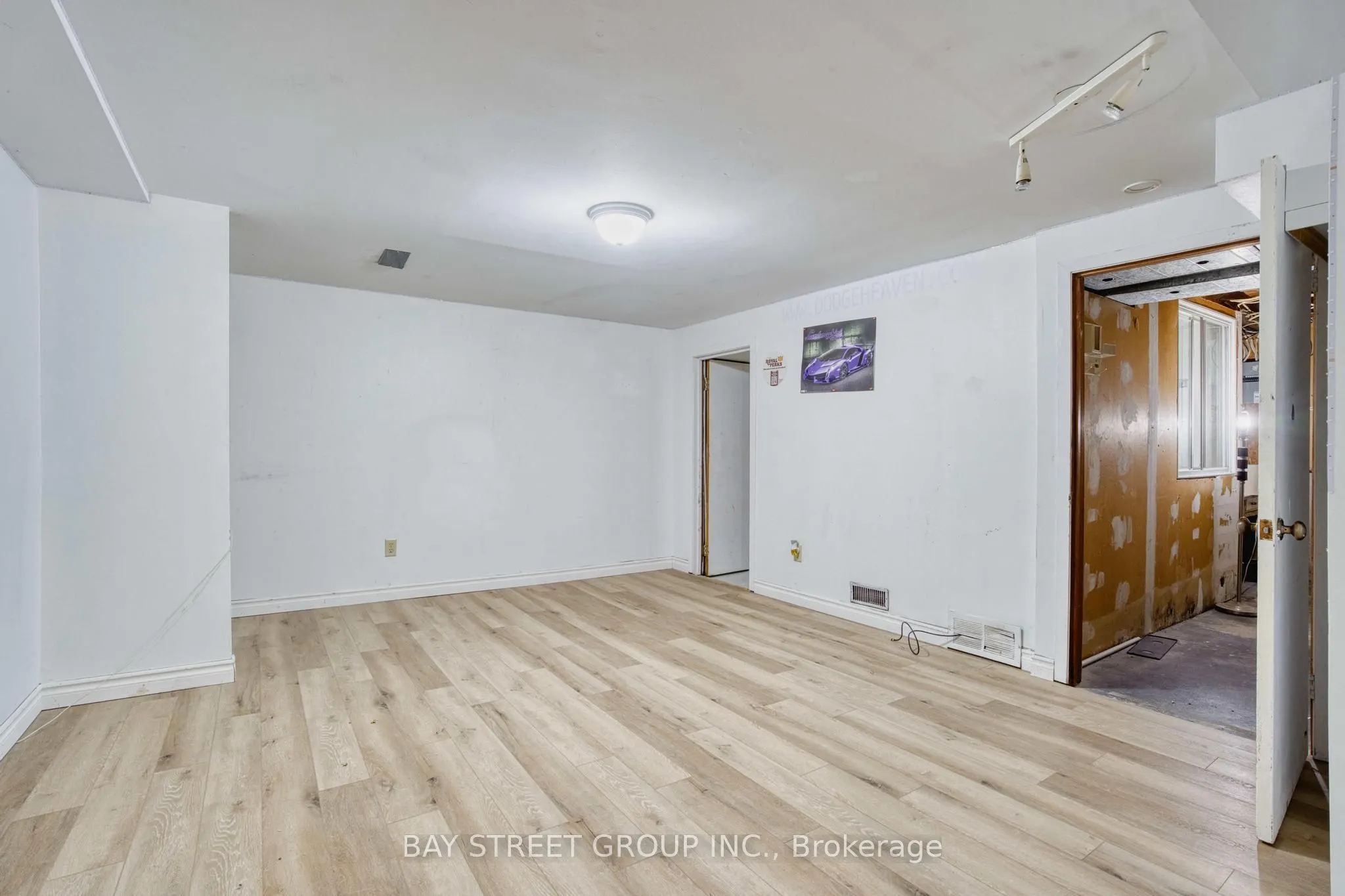 1 RANCHWOOD Crescent