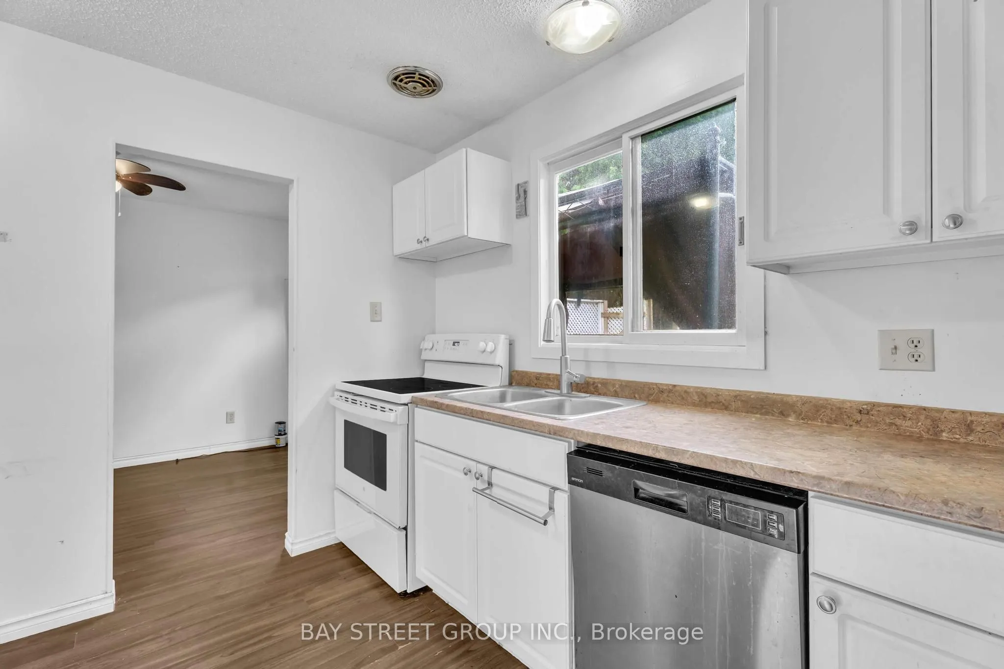 1 RANCHWOOD Crescent