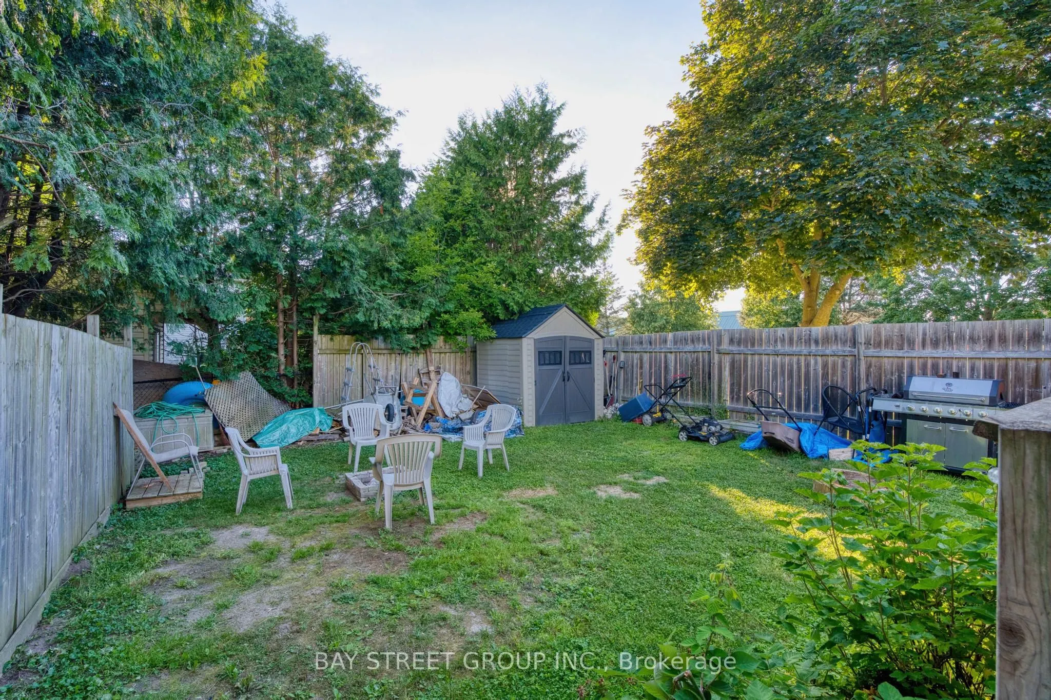 1 RANCHWOOD Crescent