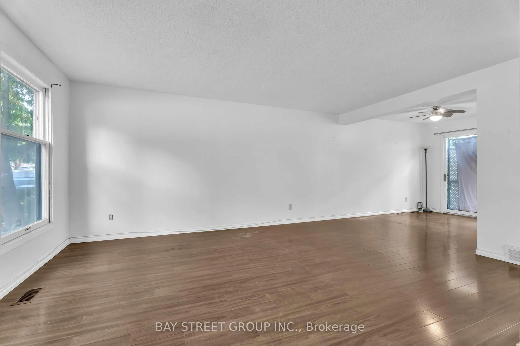 1 RANCHWOOD Crescent