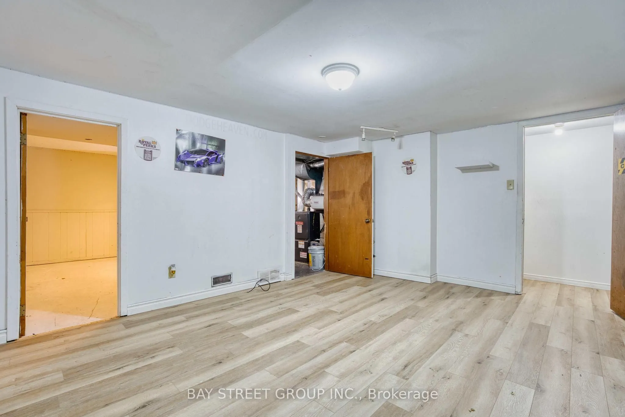 1 RANCHWOOD Crescent
