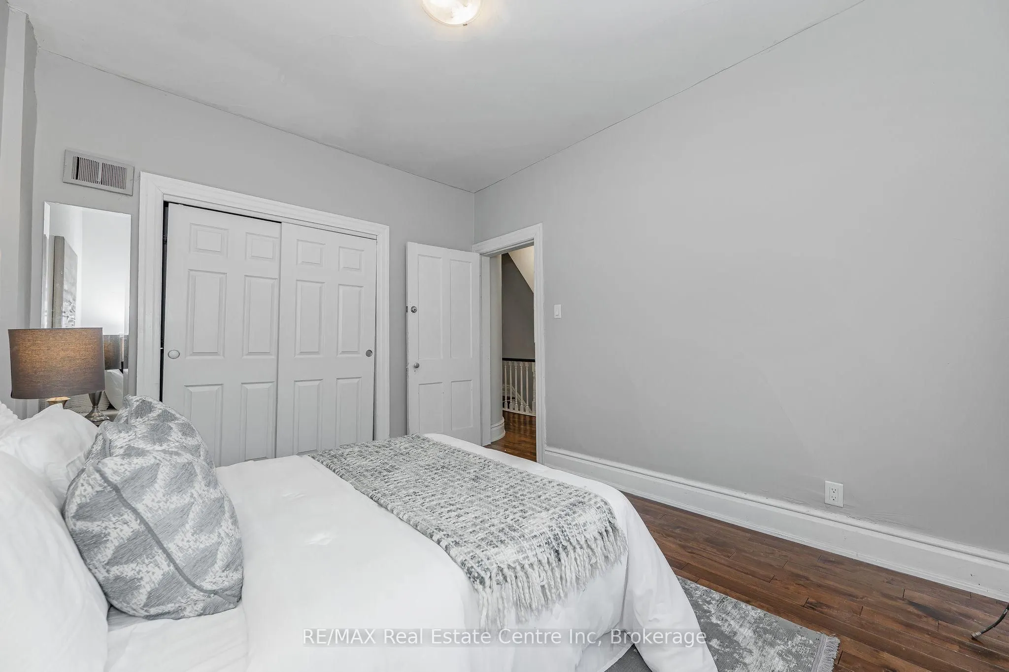 103 Surrey Street E