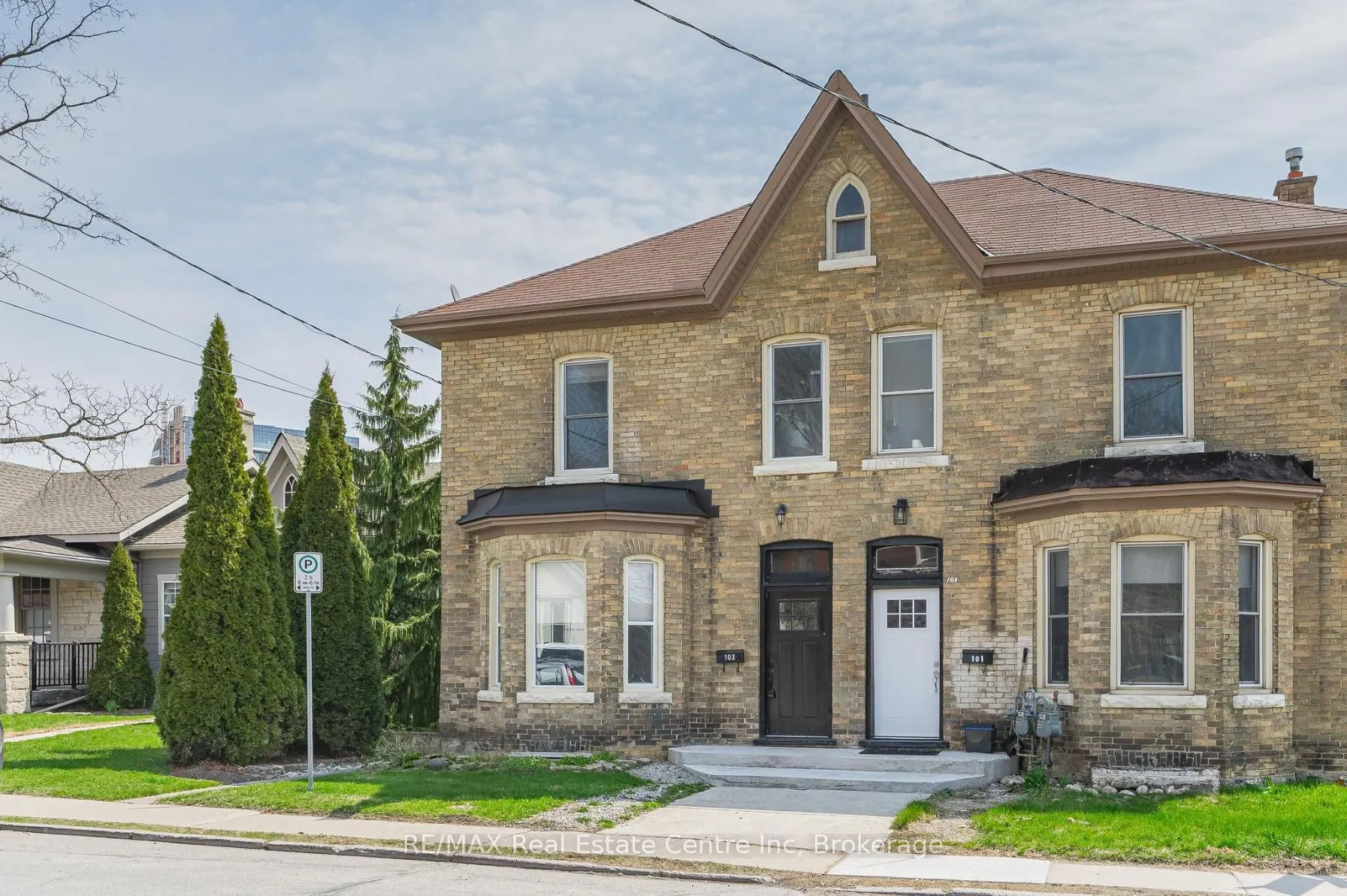 103 Surrey Street E