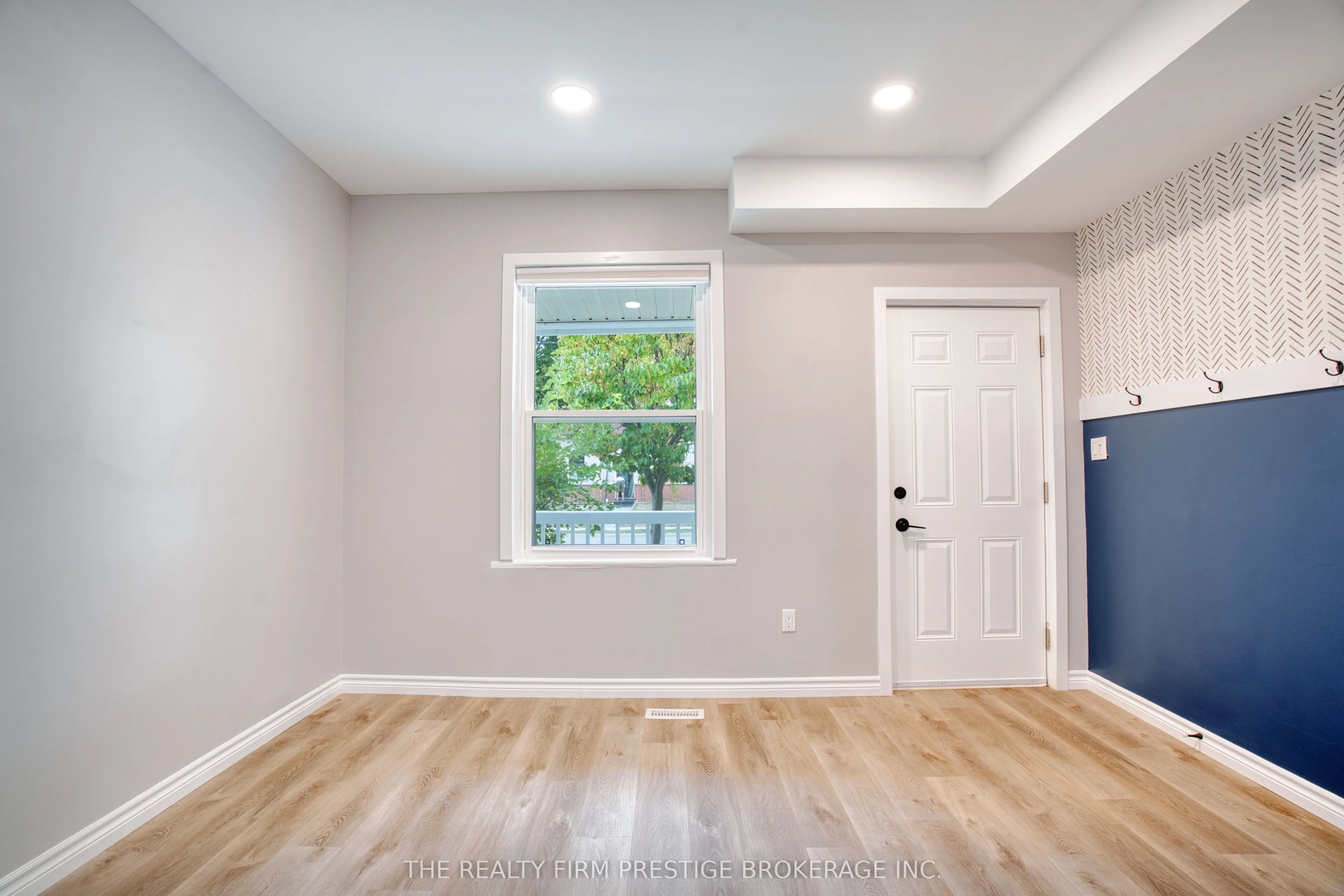 745 1/2 Little Grey Street