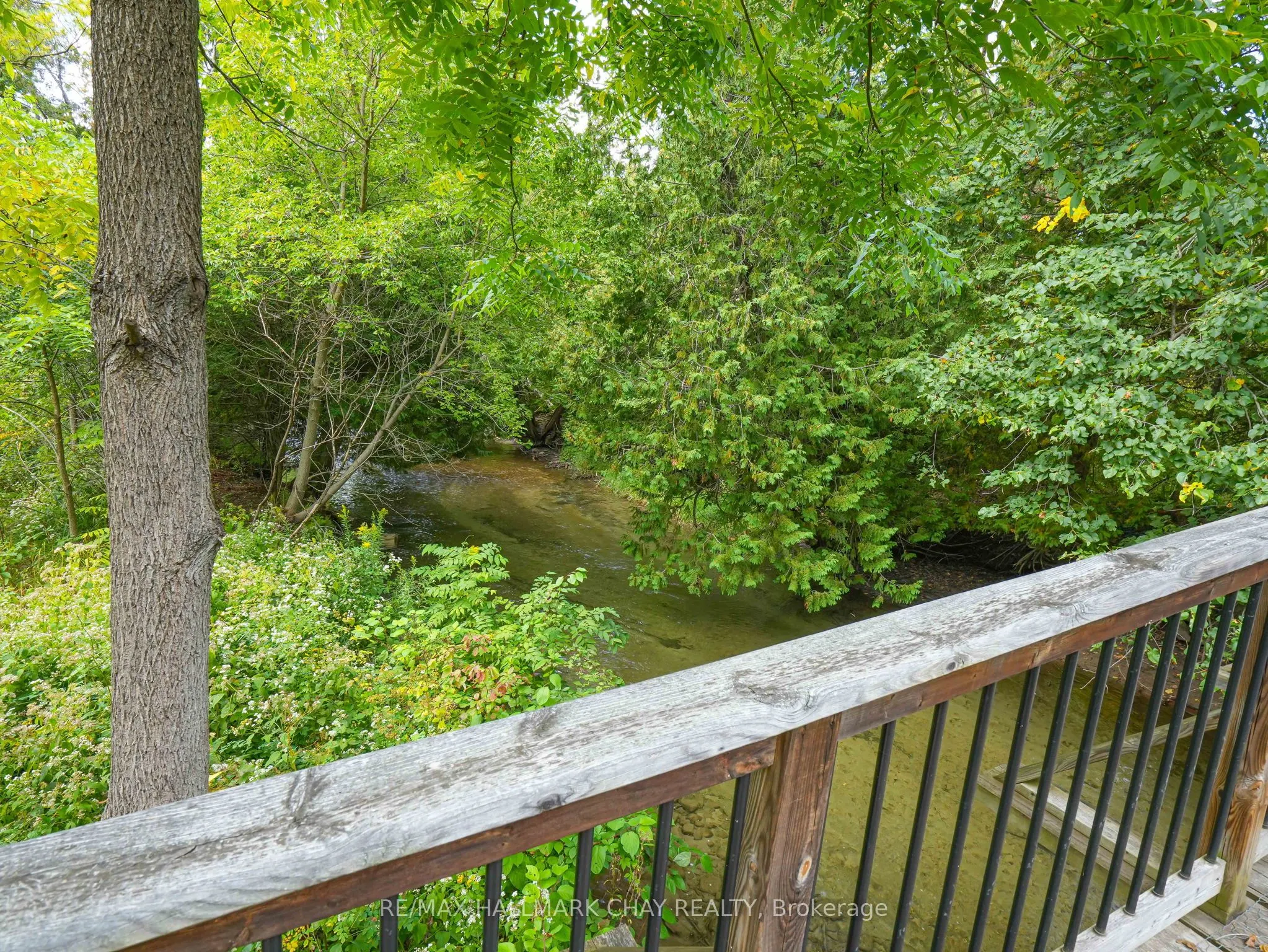 61 Pine River Crescent