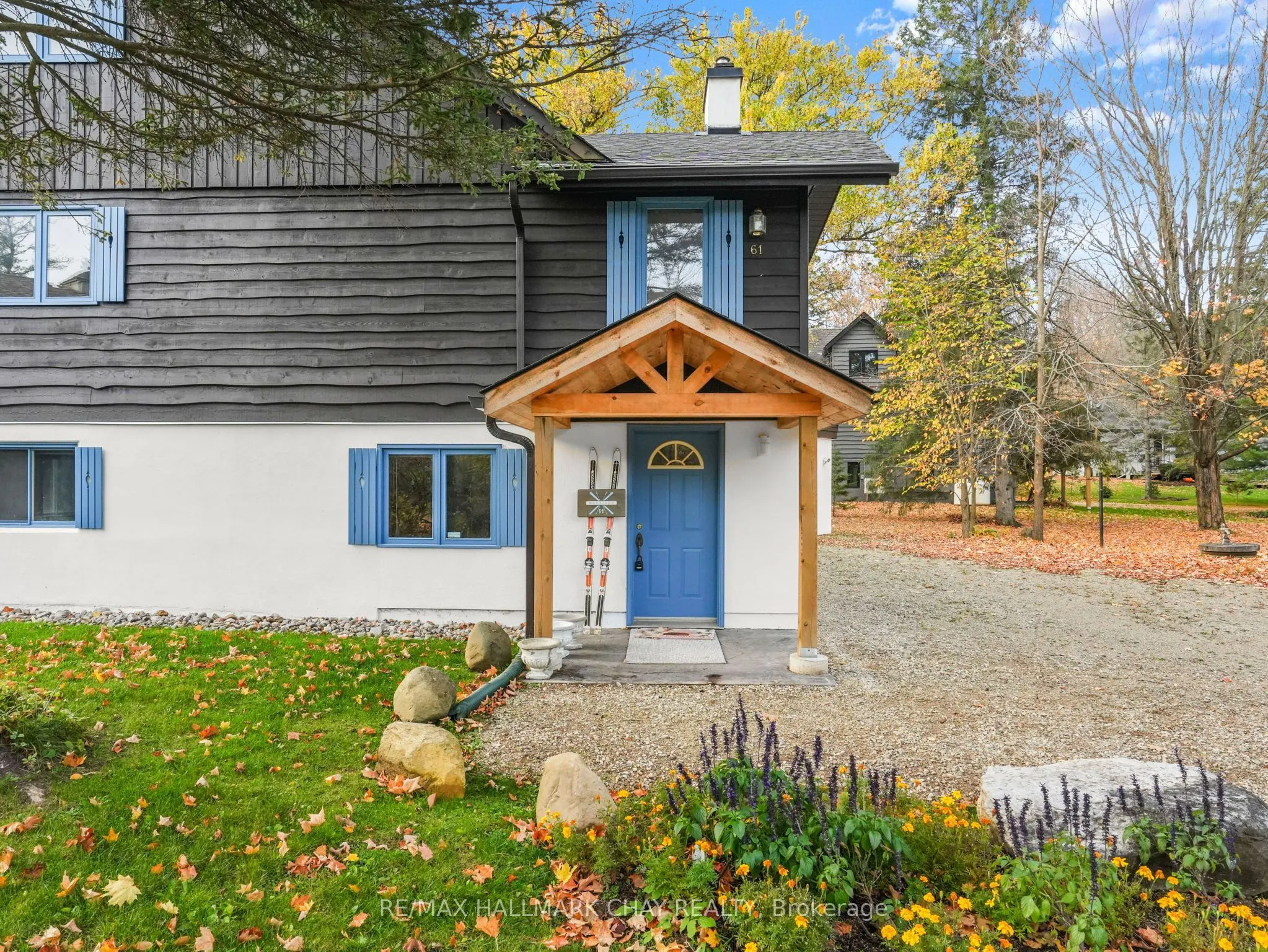 61 Pine River Crescent