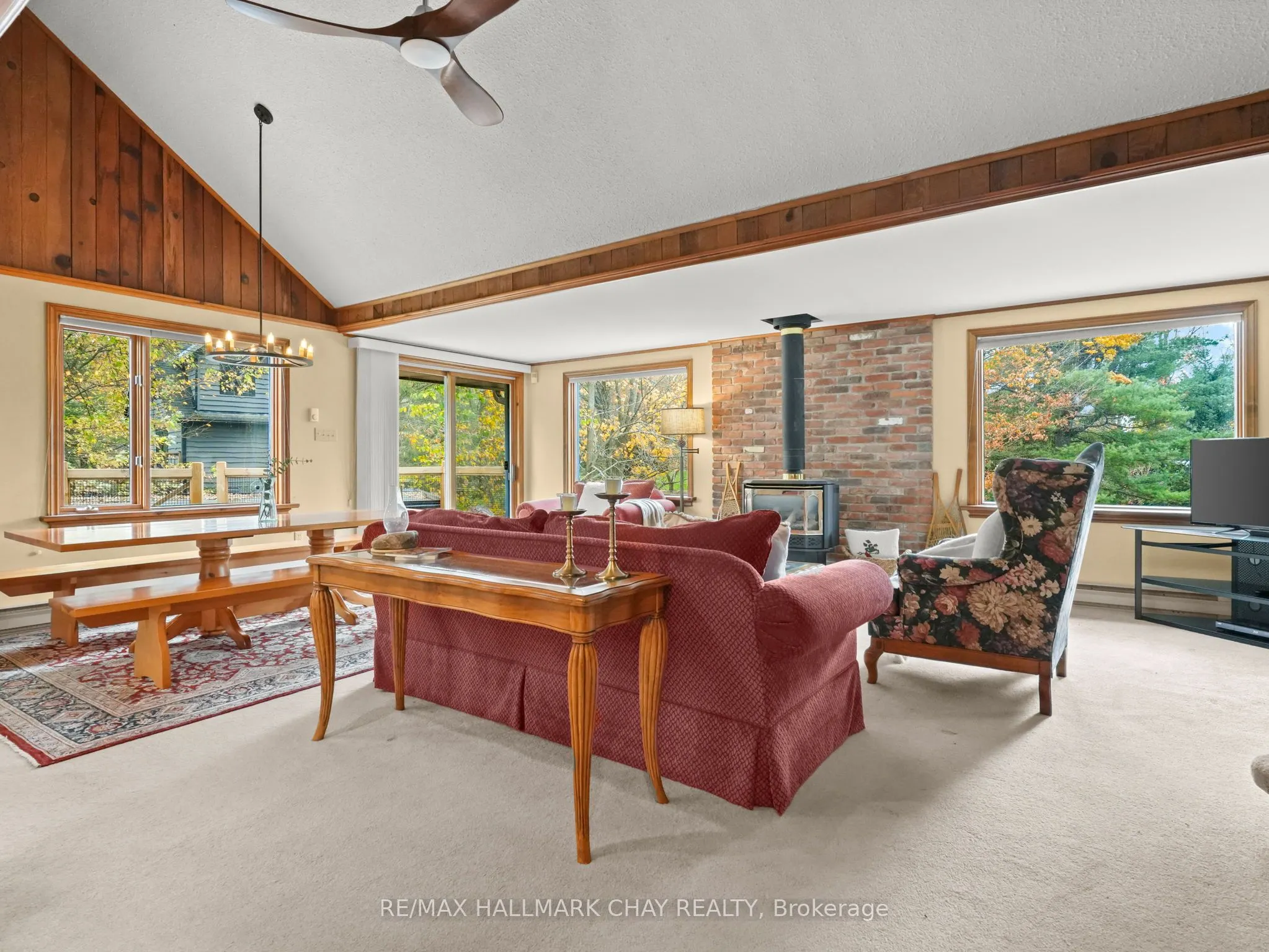 61 Pine River Crescent
