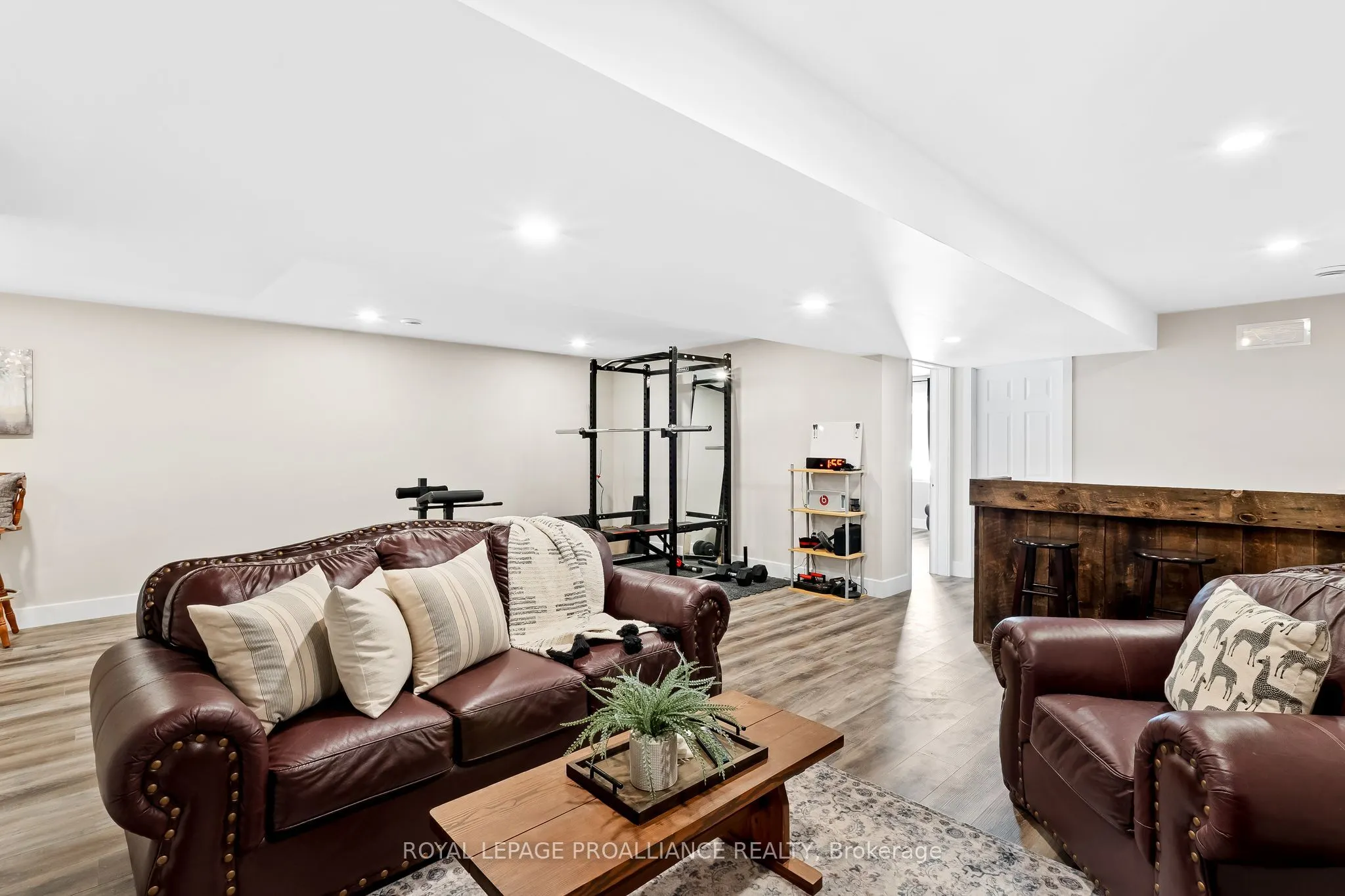 6 Ferris Court