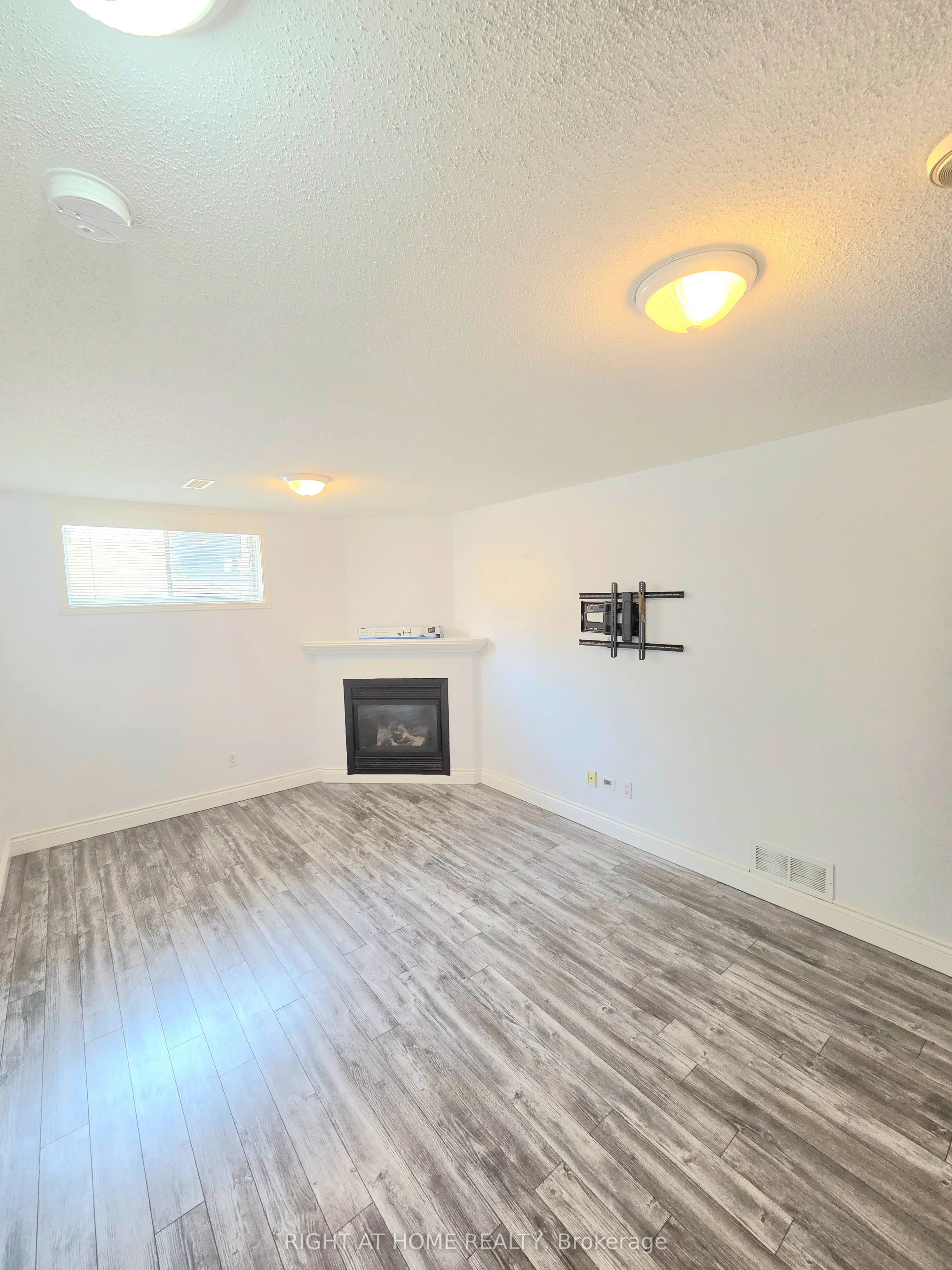 232 Meadowbreeze Drive
