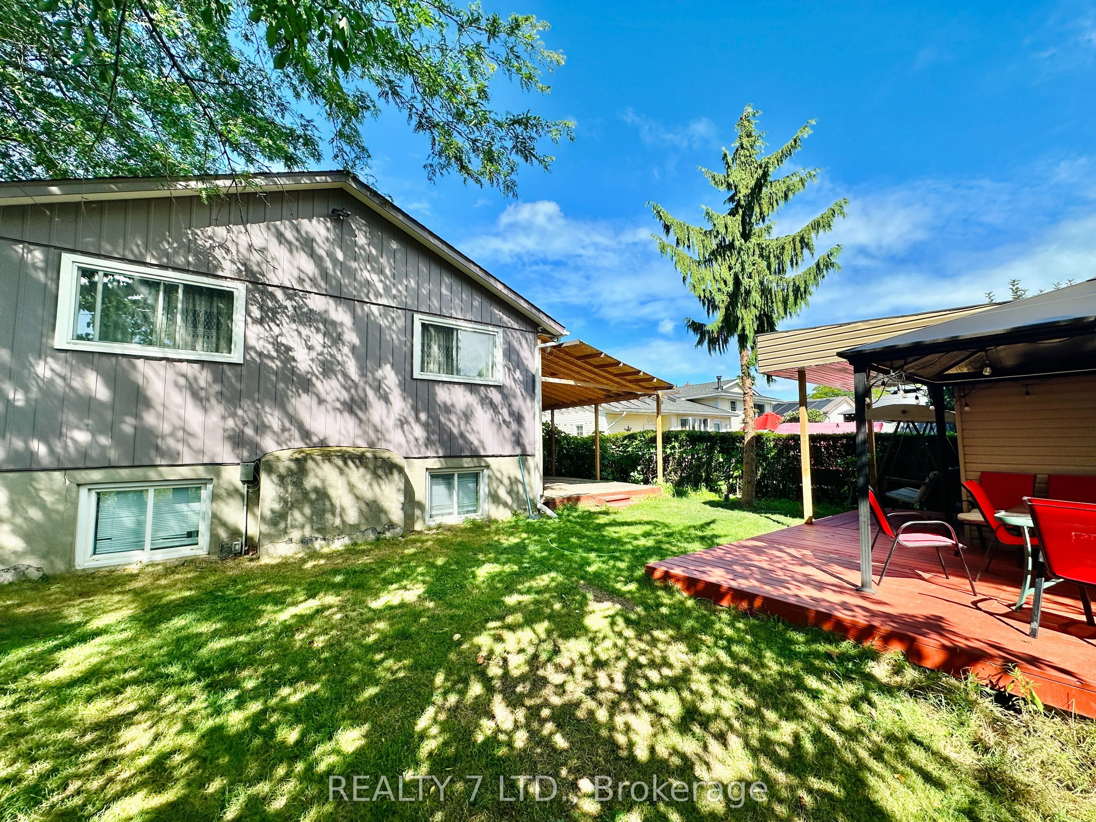 674 VINE Street