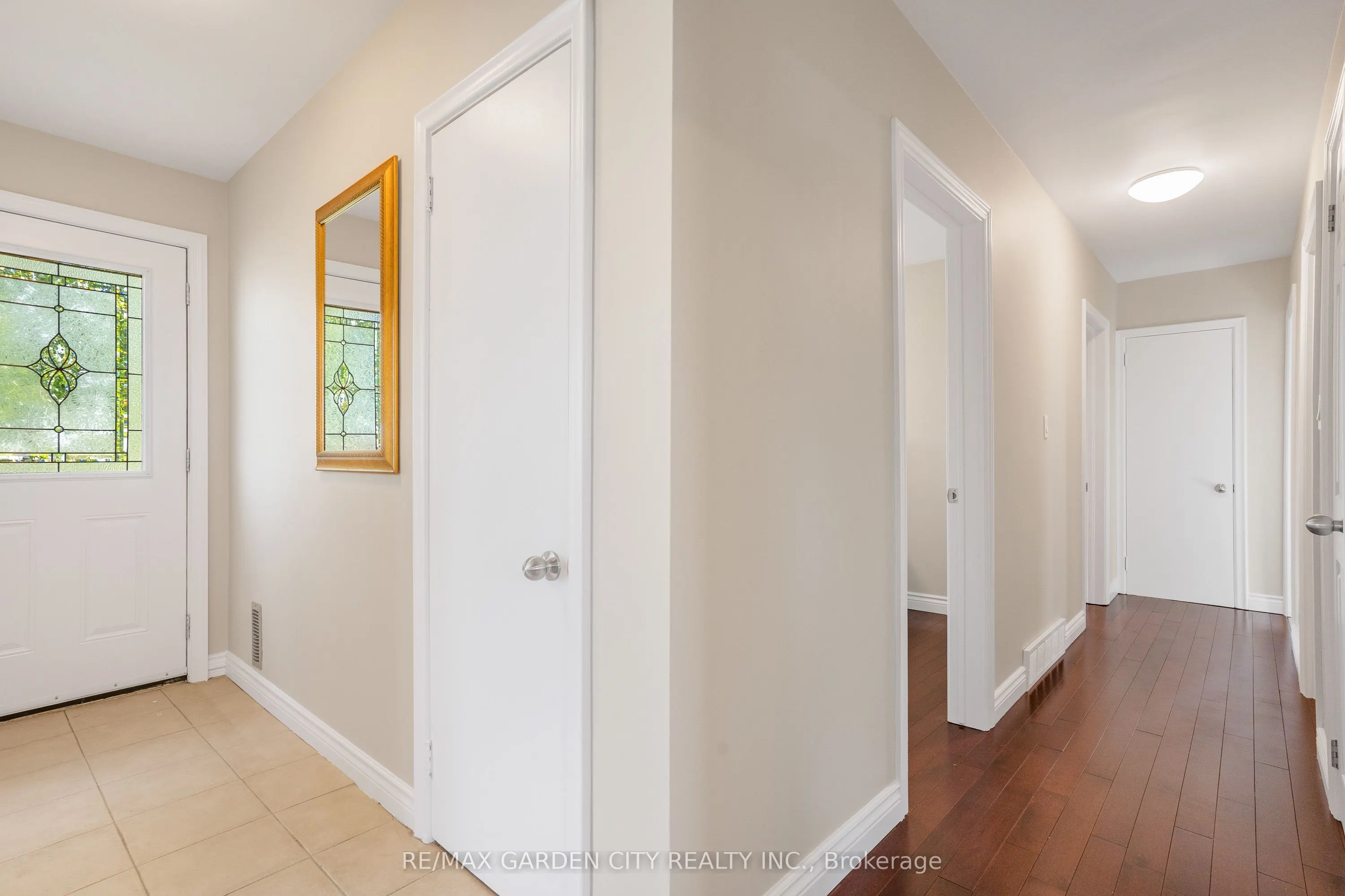 174 Mud Street W