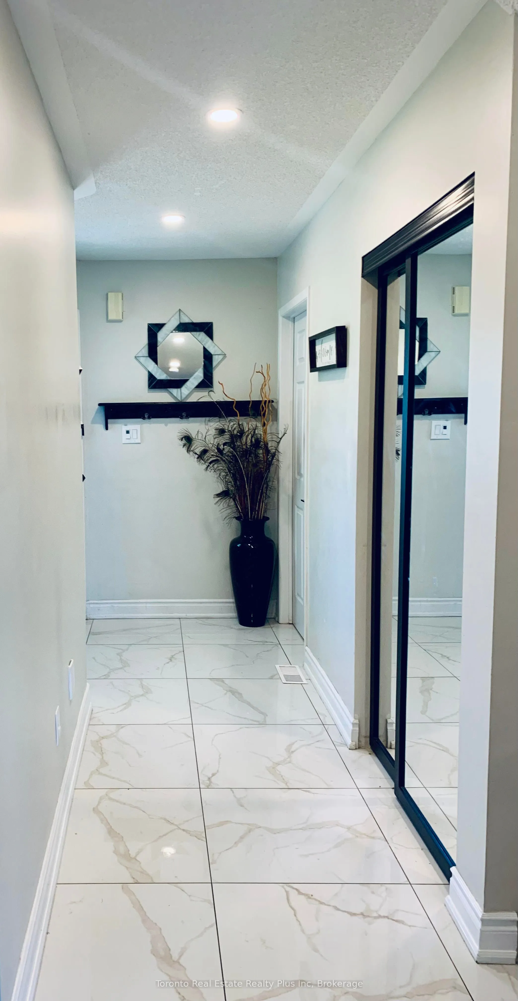 35 Langlaw Drive