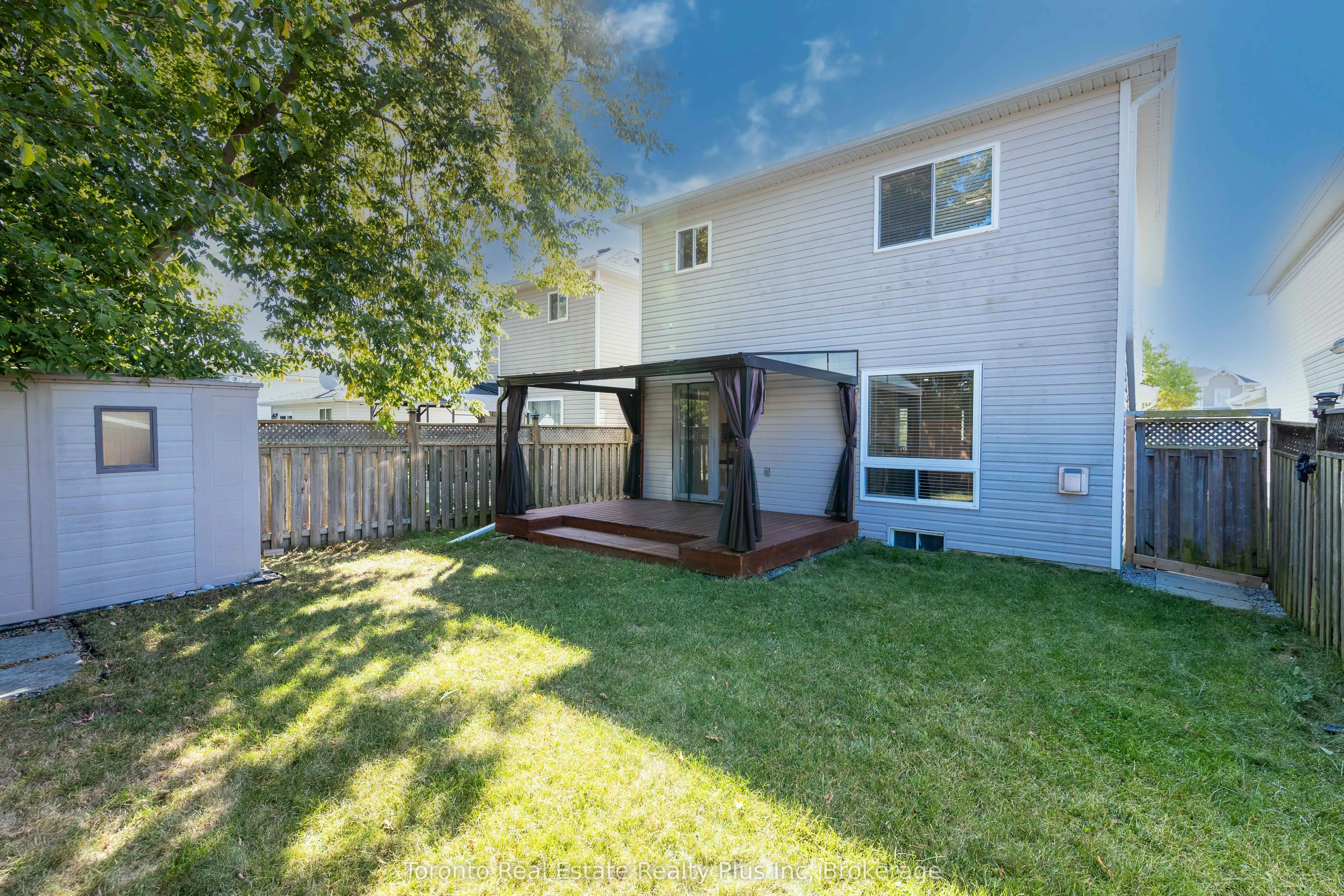 35 Langlaw Drive