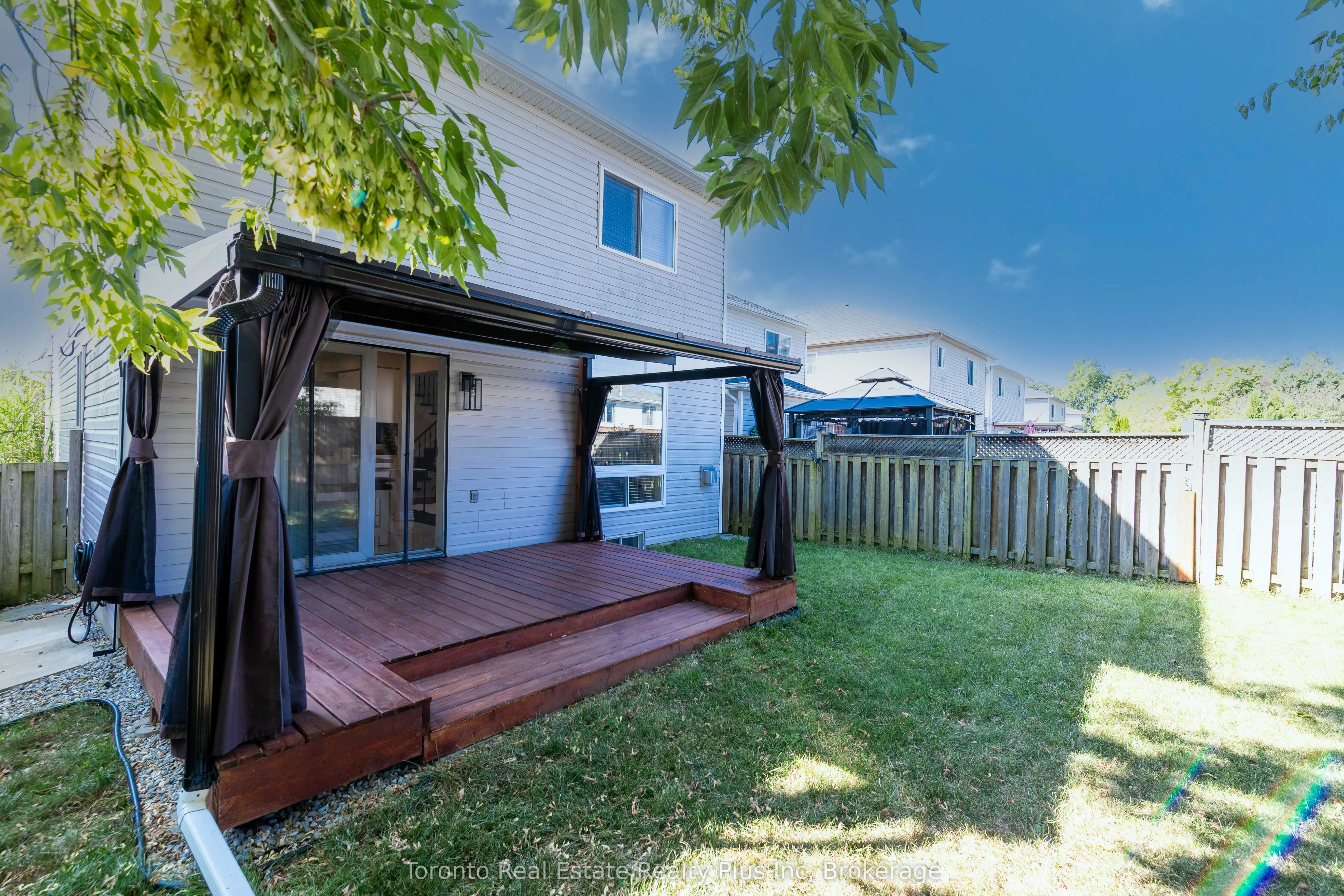 35 Langlaw Drive