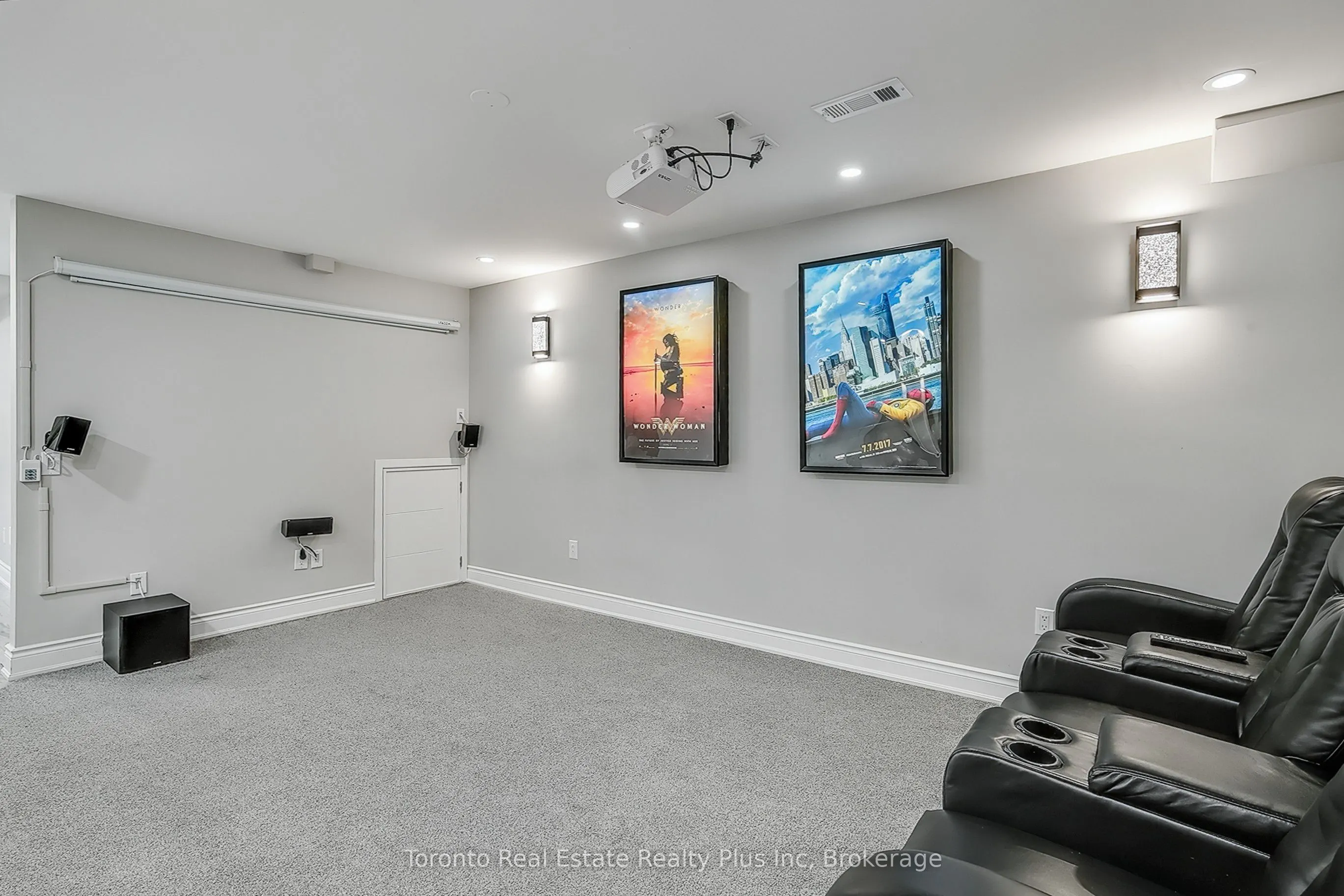 35 Langlaw Drive
