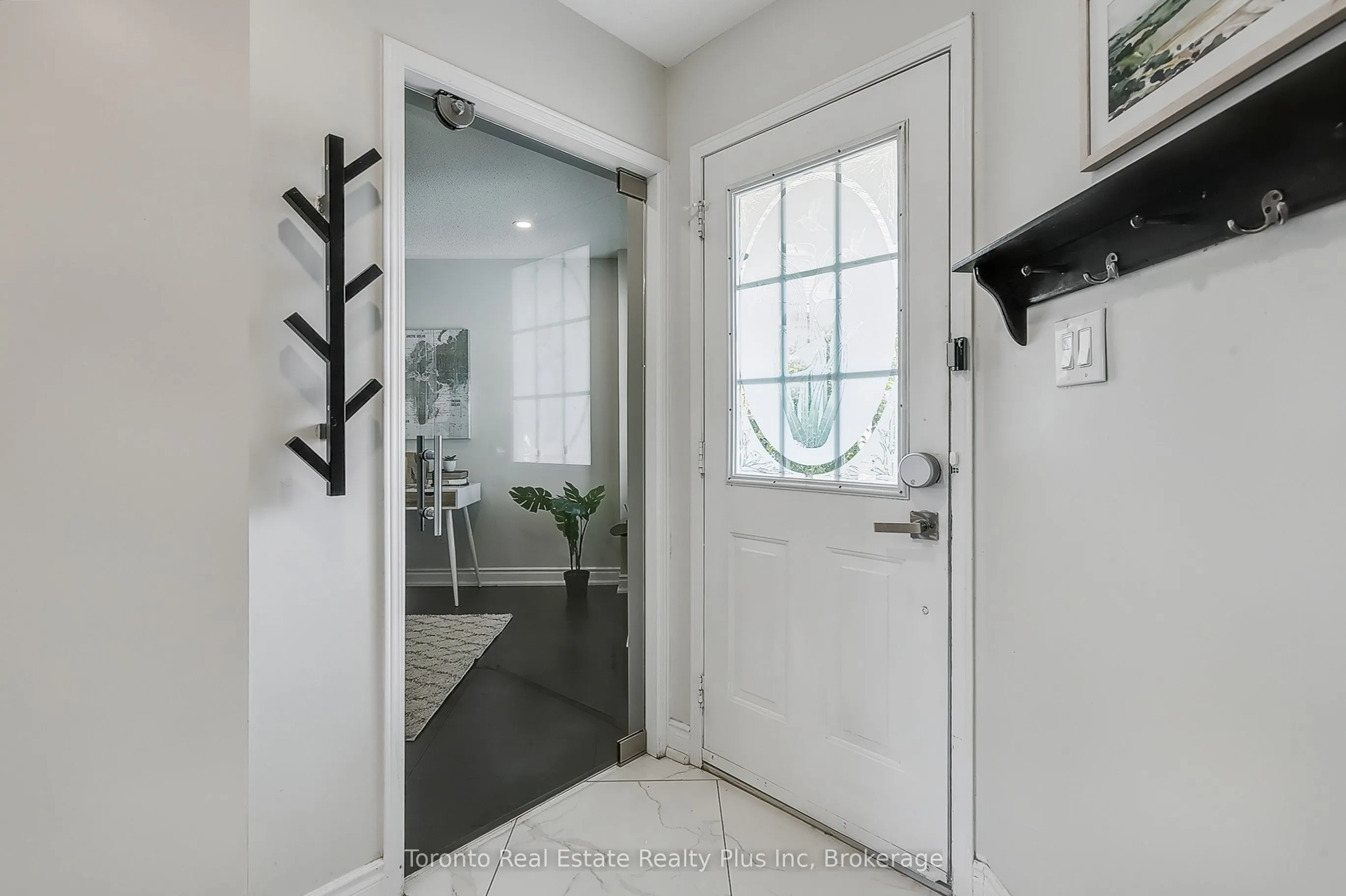 35 Langlaw Drive